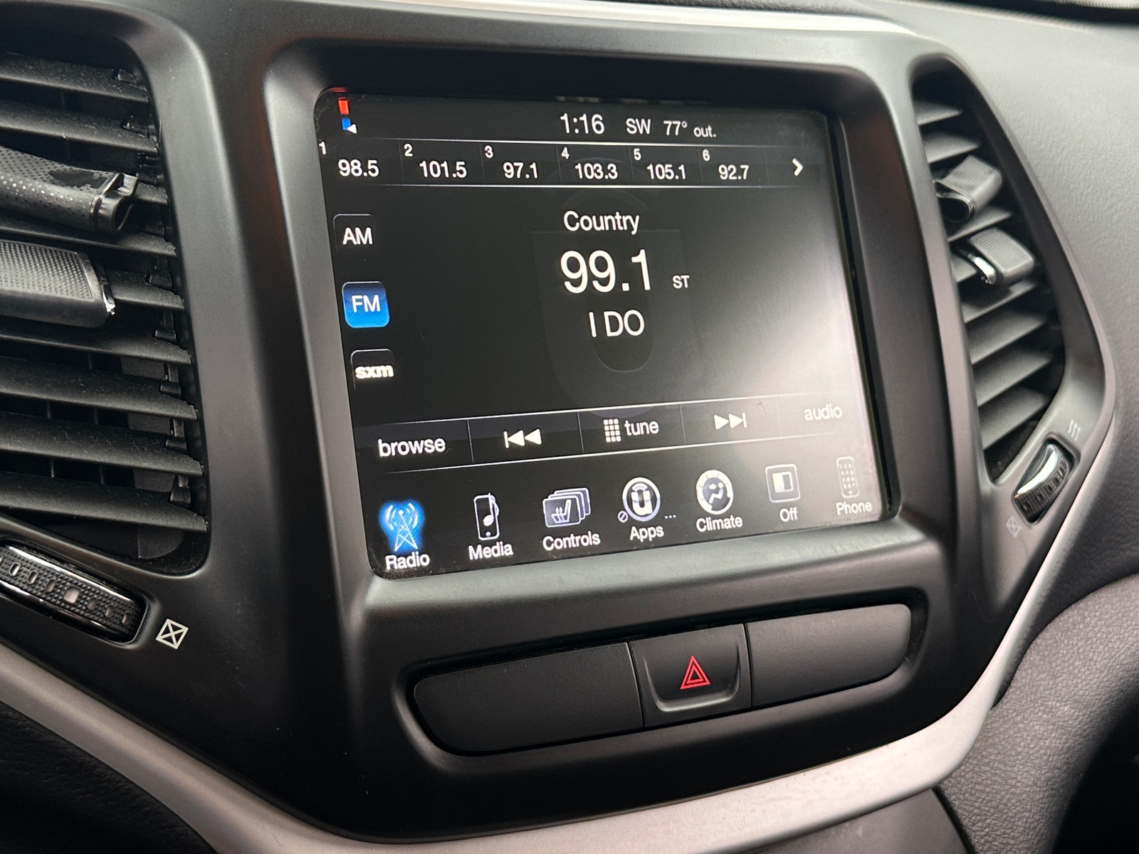 Thumbnail: 2018 Jeep Cherokee - 4