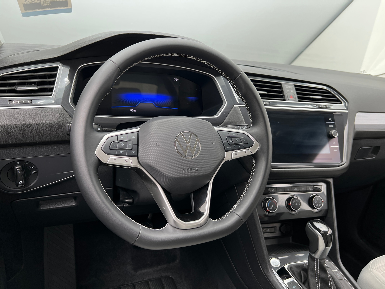 Thumbnail: 2024 Volkswagen Tiguan - 5