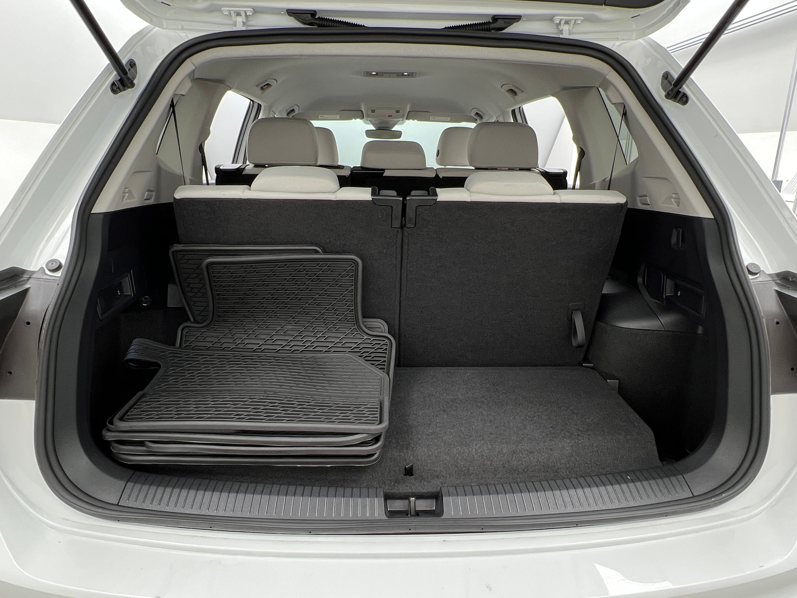 Thumbnail: 2024 Volkswagen Tiguan - 7