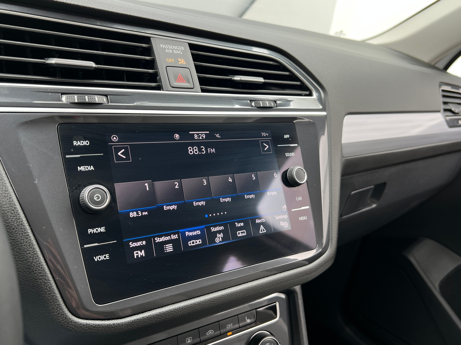 Thumbnail: 2024 Volkswagen Tiguan - 4