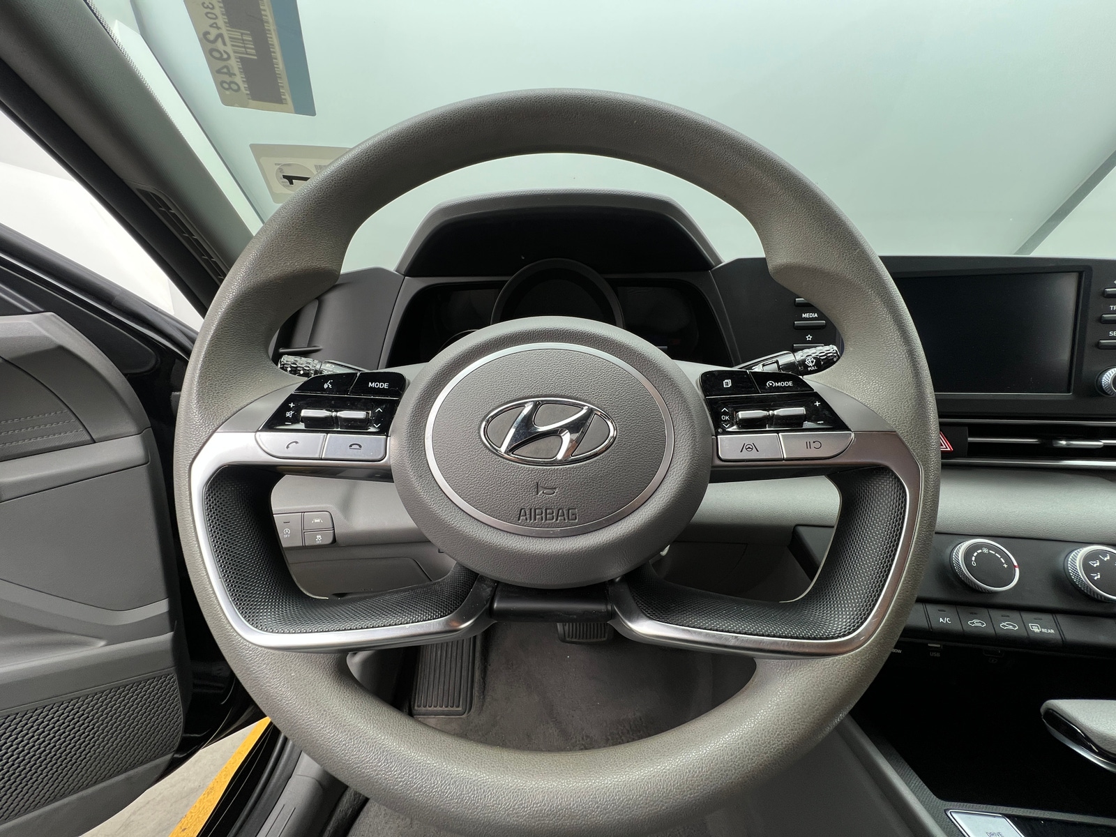 Thumbnail: 2022 Hyundai Elantra - 5