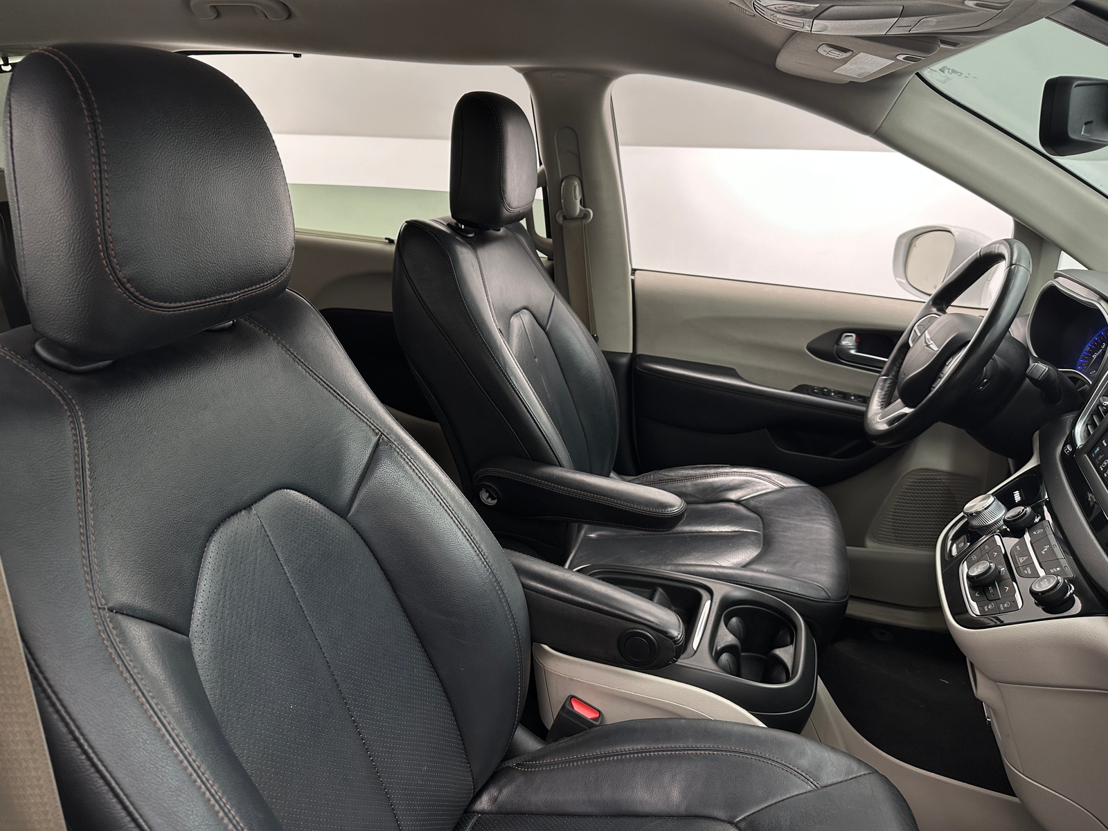 Thumbnail: 2020 Chrysler Pacifica - 2