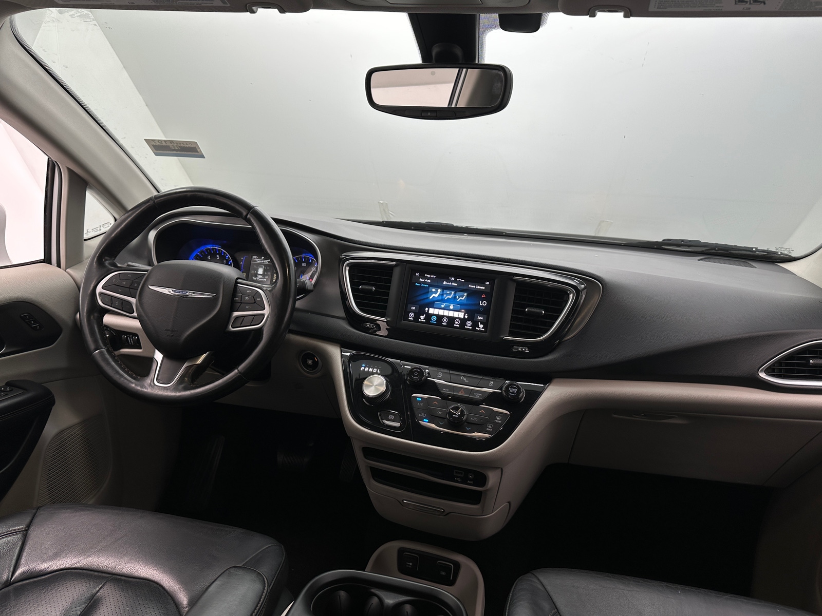 Thumbnail: 2020 Chrysler Pacifica - 3