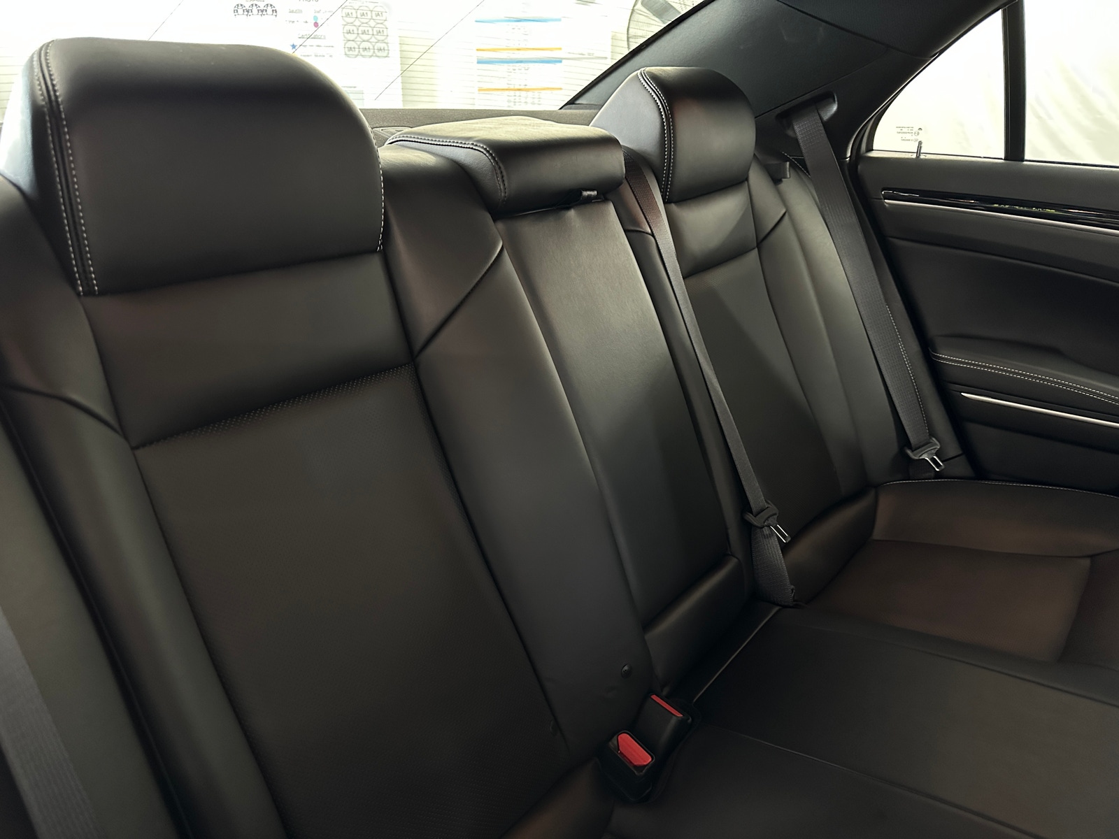 Thumbnail: 2023 Chrysler 300 - 5