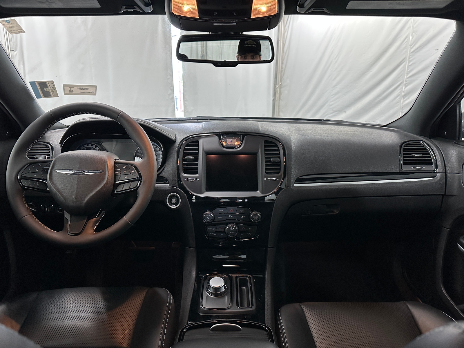 Thumbnail: 2023 Chrysler 300 - 2