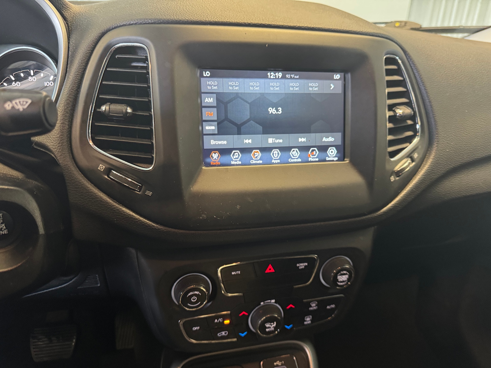 Thumbnail: 2020 Jeep Compass - 4