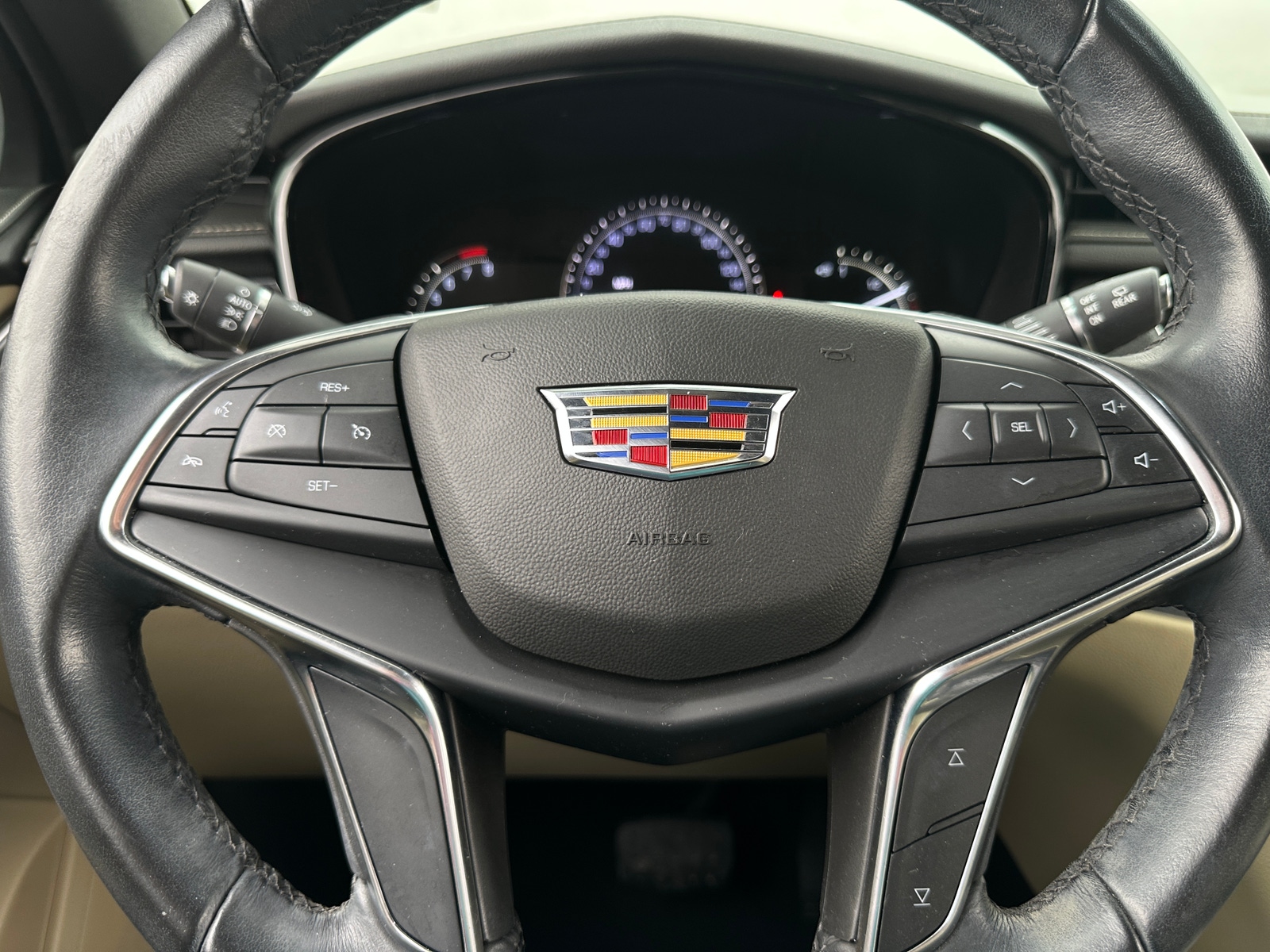 Thumbnail: 2019 Cadillac XT5 - 4