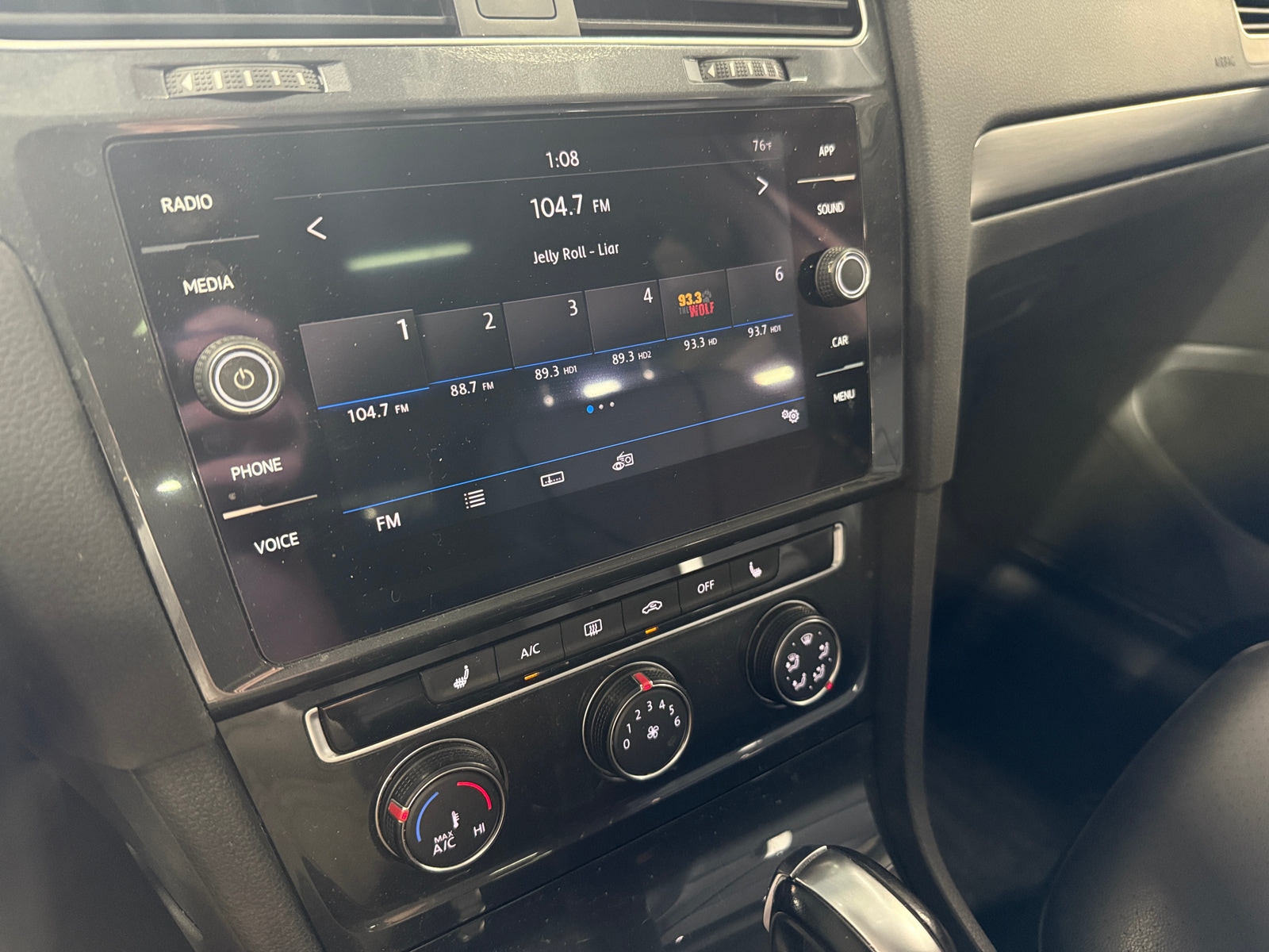Thumbnail: 2019 Volkswagen e-Golf - 3