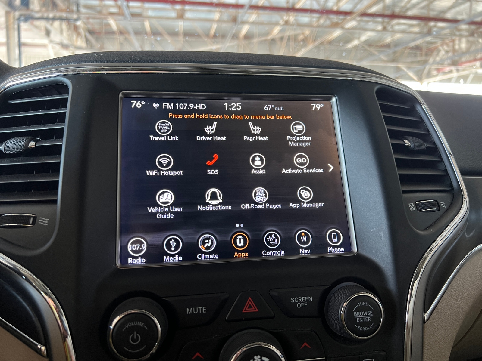Thumbnail: 2018 Jeep Grand Cherokee - 3