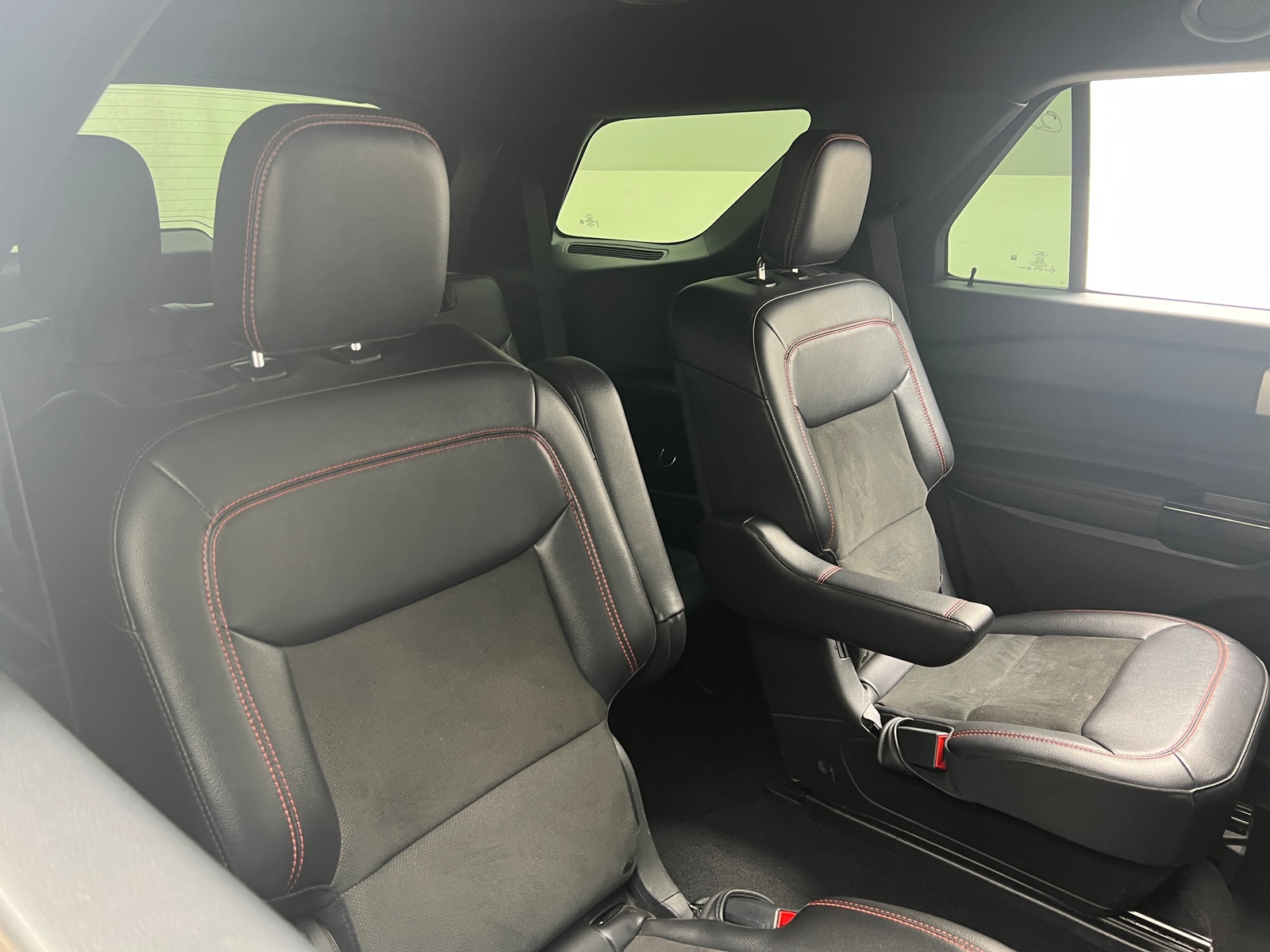Thumbnail: 2022 Ford Explorer - 5