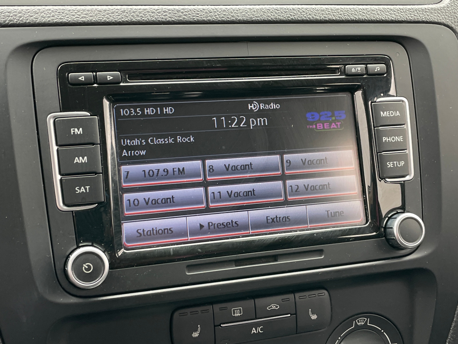 Thumbnail: 2014 Volkswagen Jetta - 3