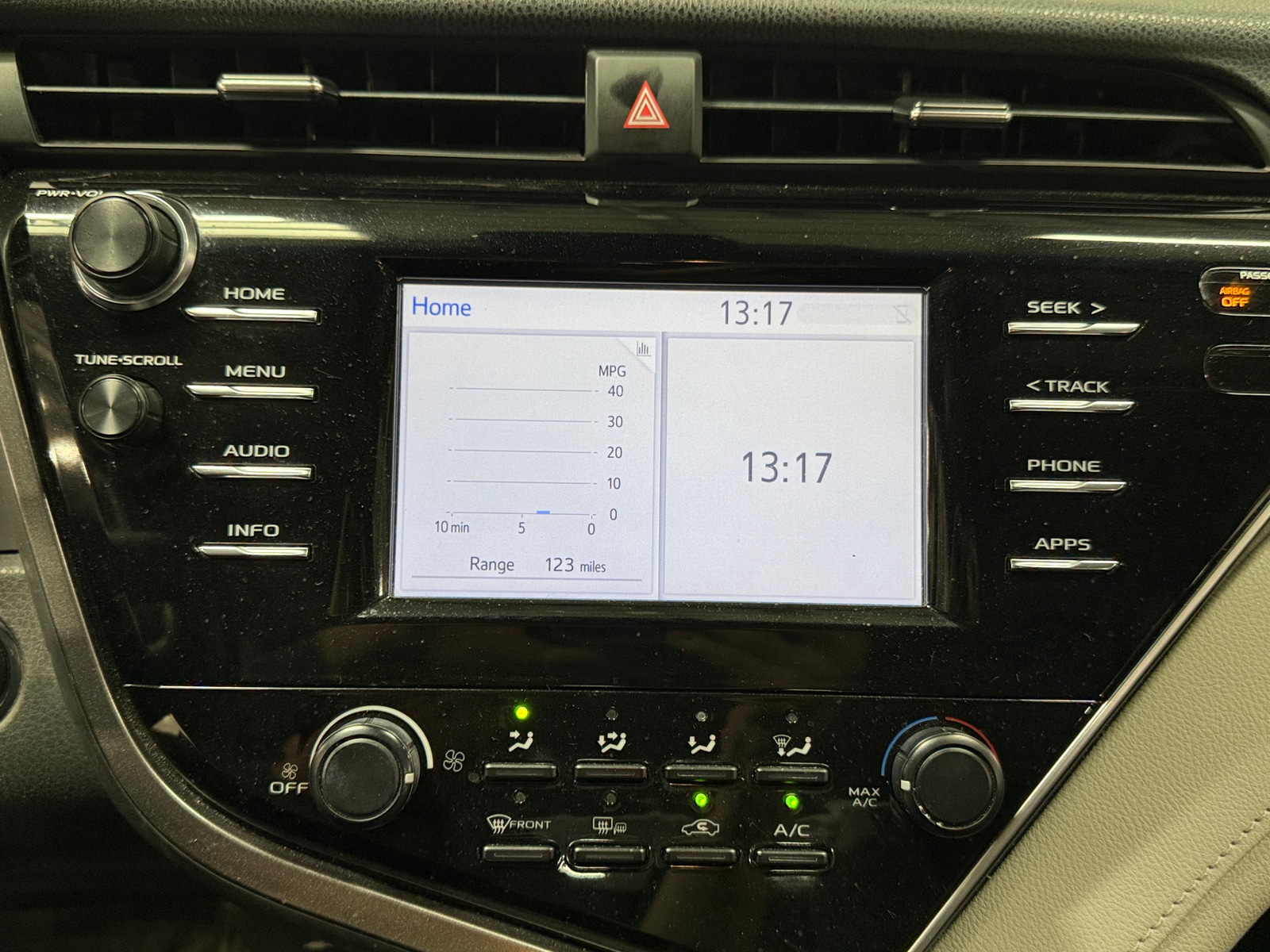 Thumbnail: 2018 Toyota Camry - 4