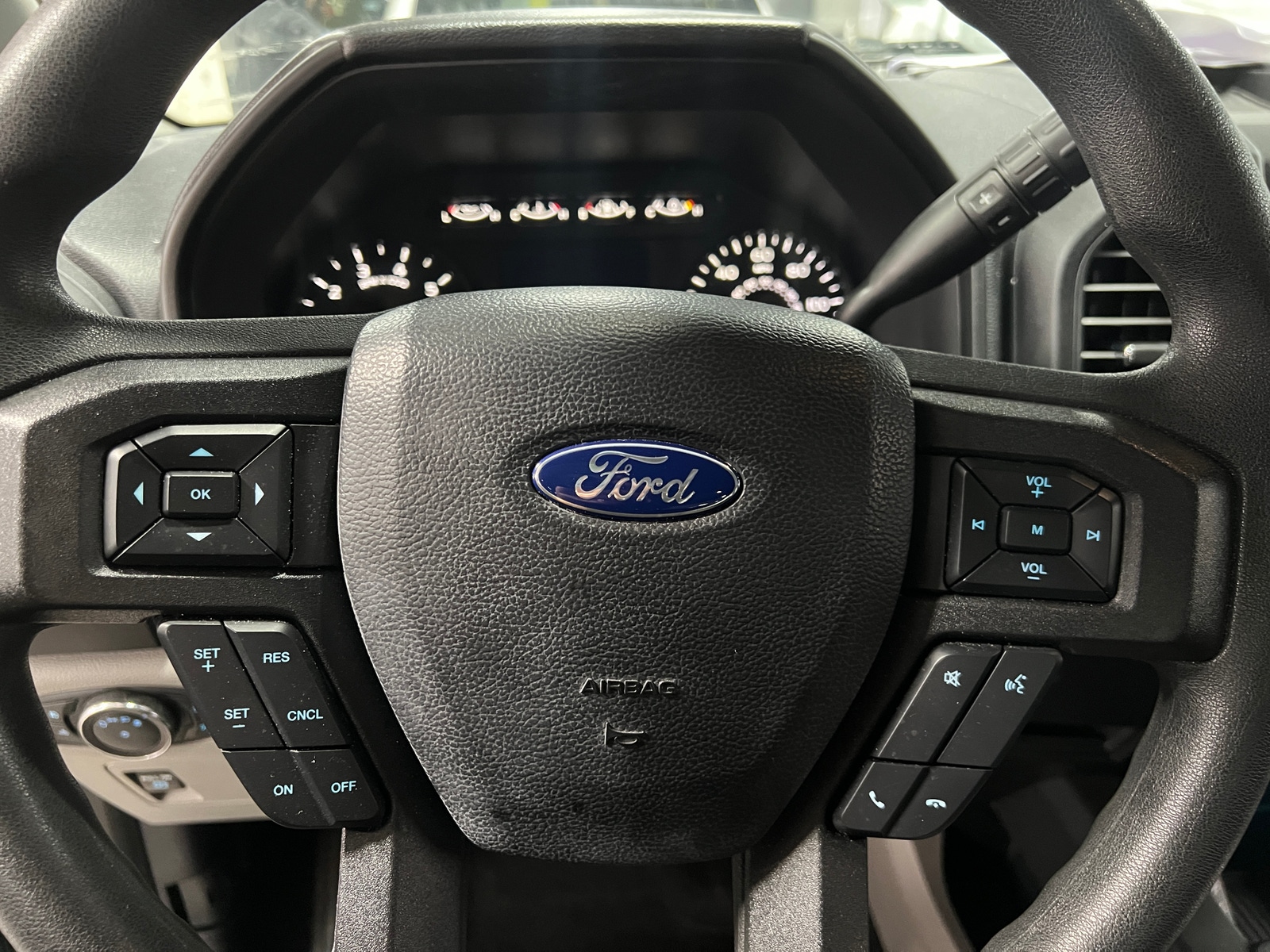 Thumbnail: 2019 Ford Econoline - 5