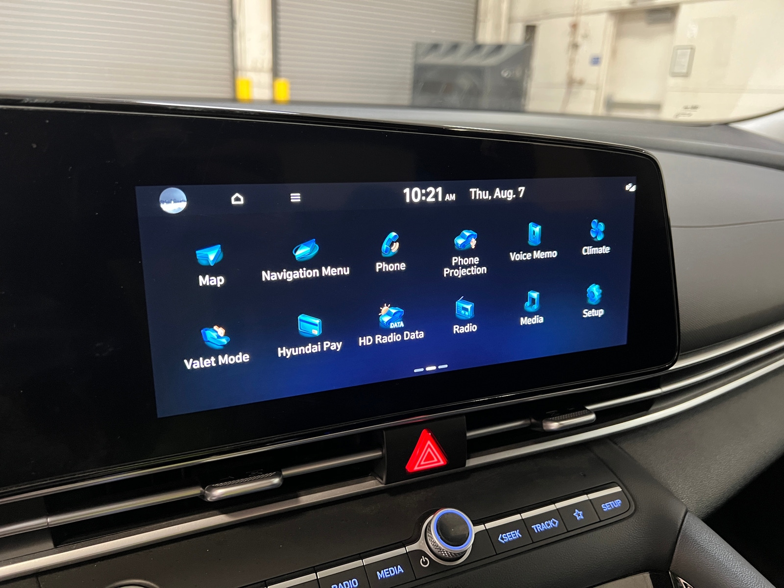 Thumbnail: 2023 Hyundai Elantra - 4