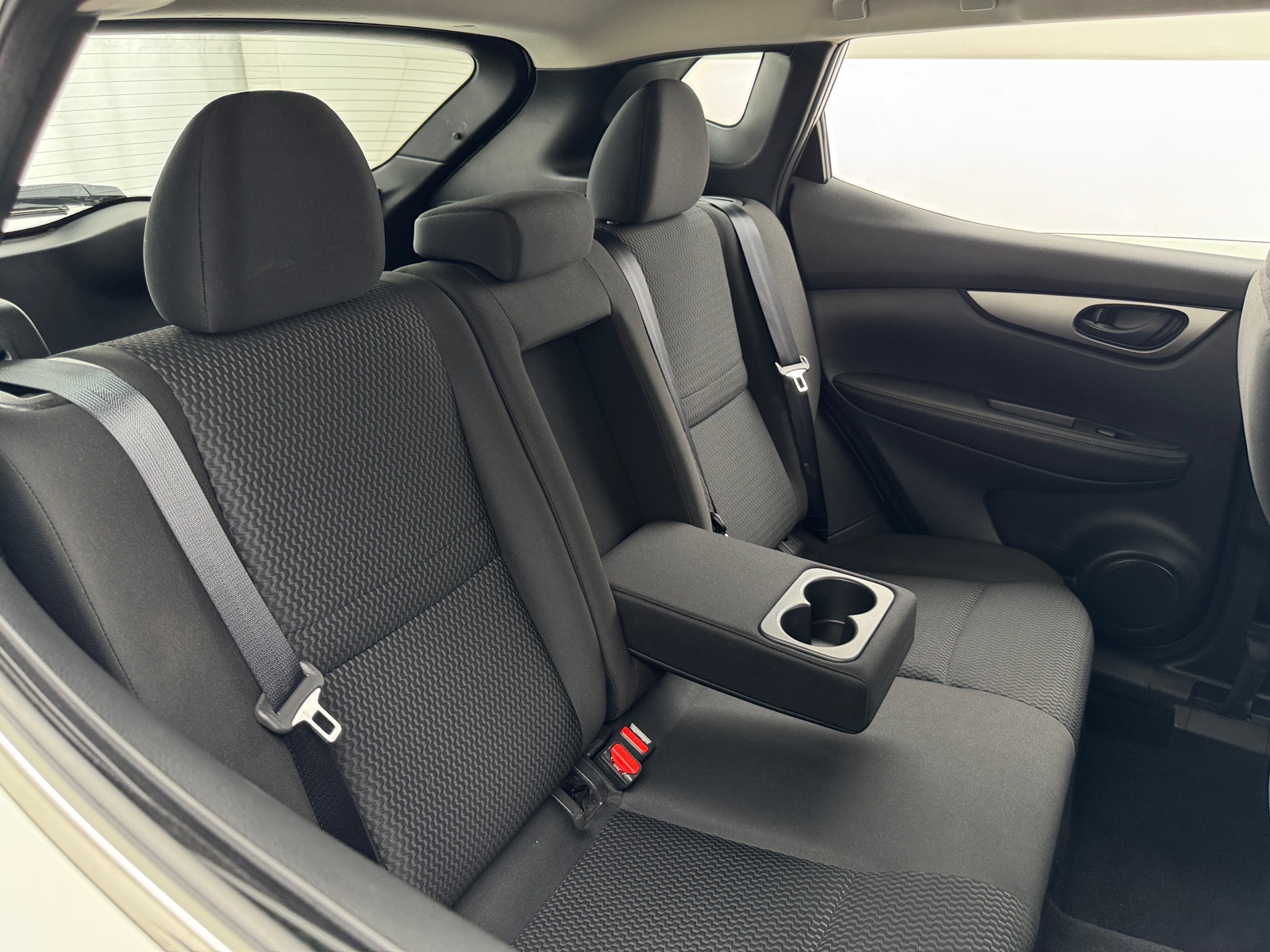 Thumbnail: 2018 Nissan Rogue Sport - 6