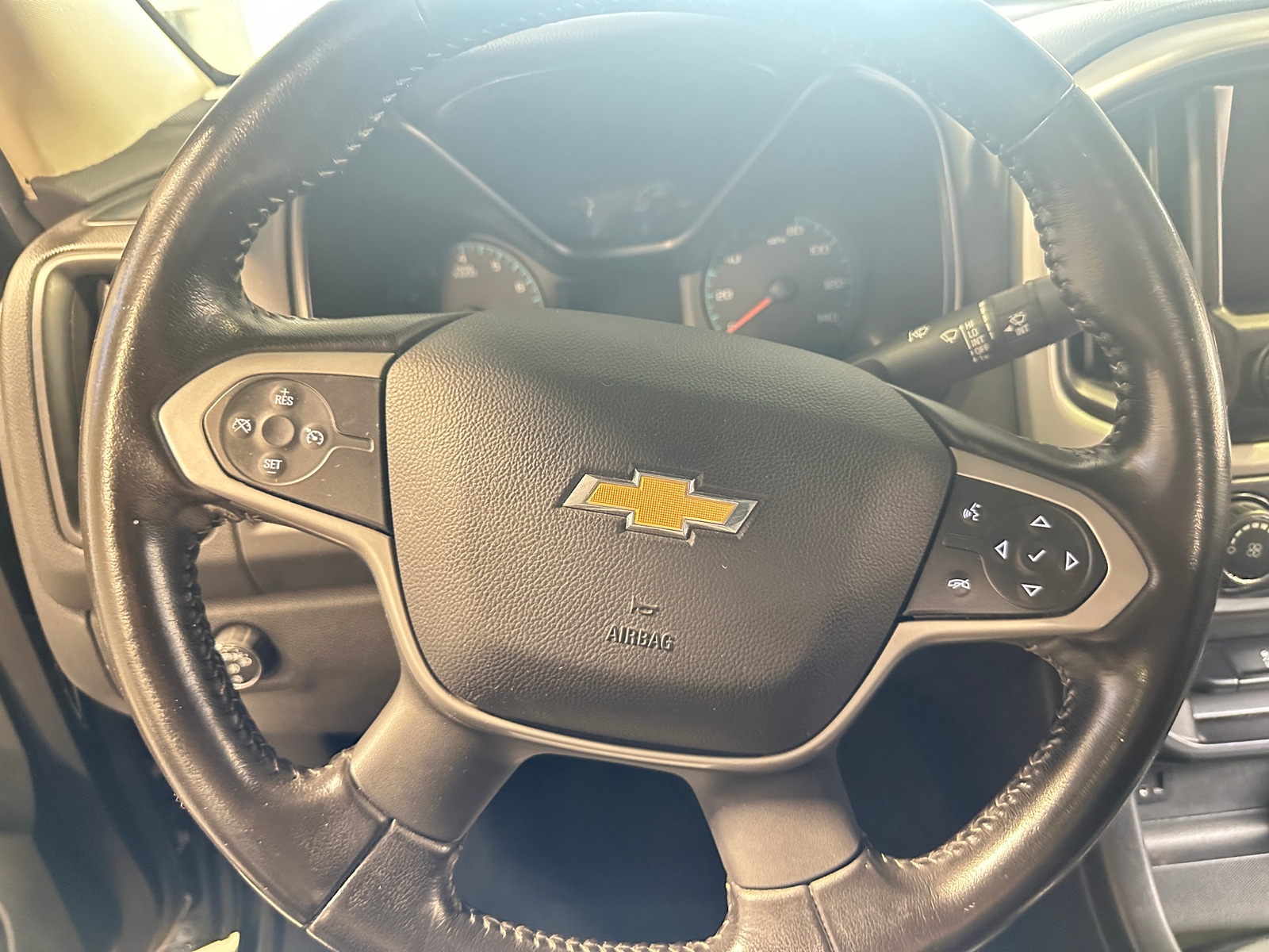 Thumbnail: 2022 Chevrolet Colorado - 5