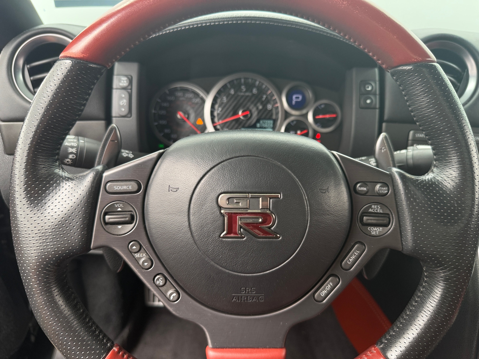 Thumbnail: 2015 Nissan GT-R - 3