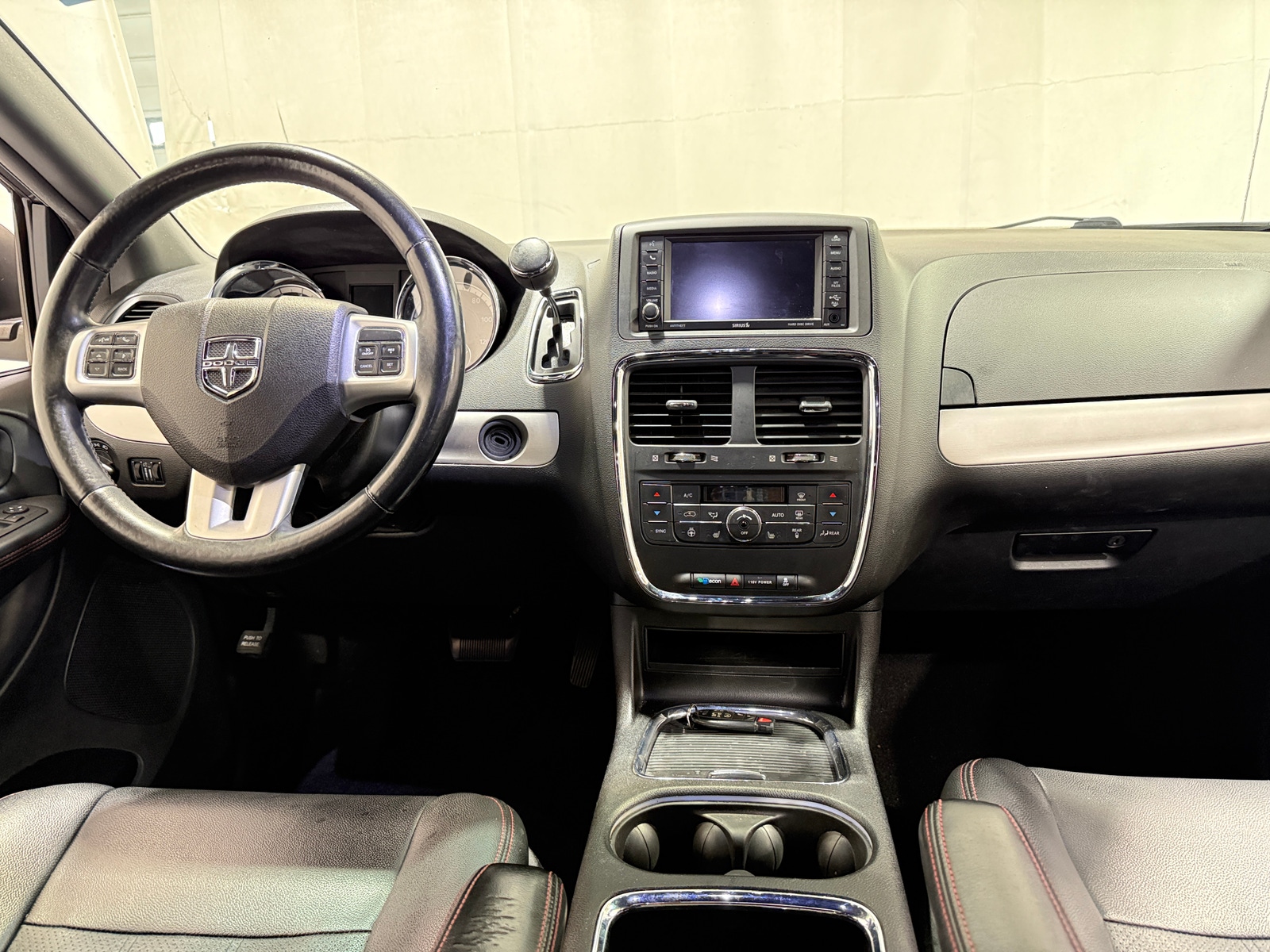 Thumbnail: 2016 Dodge Grand Caravan - 2