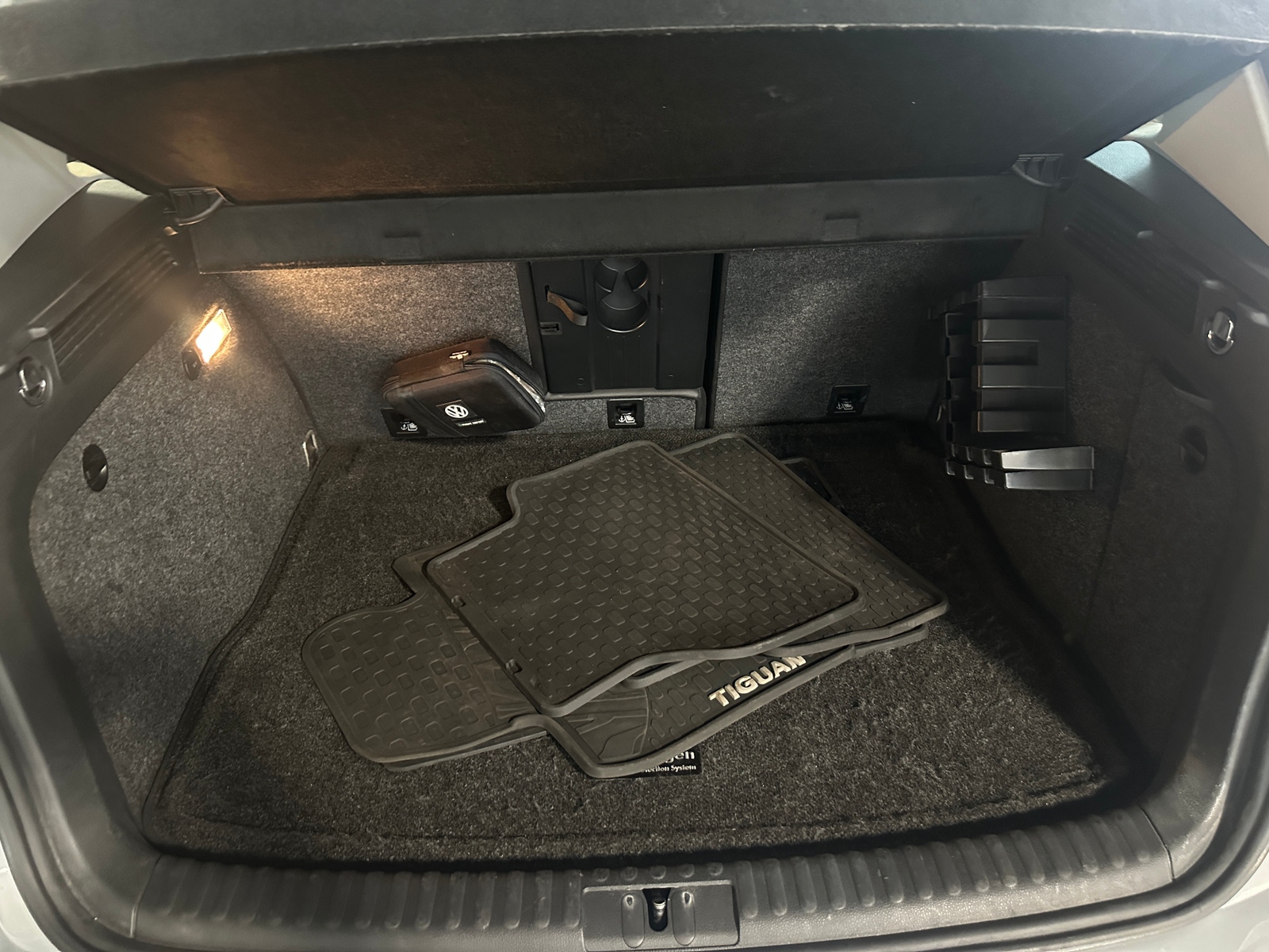 Thumbnail: 2016 Volkswagen Tiguan - 7