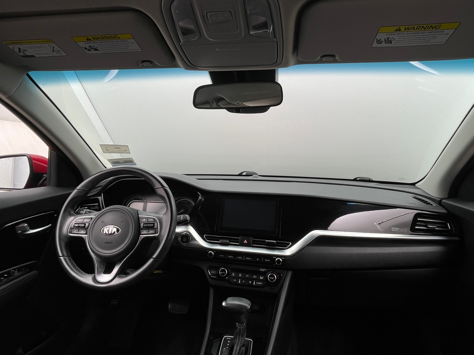 Thumbnail: 2020 Kia Niro - 3