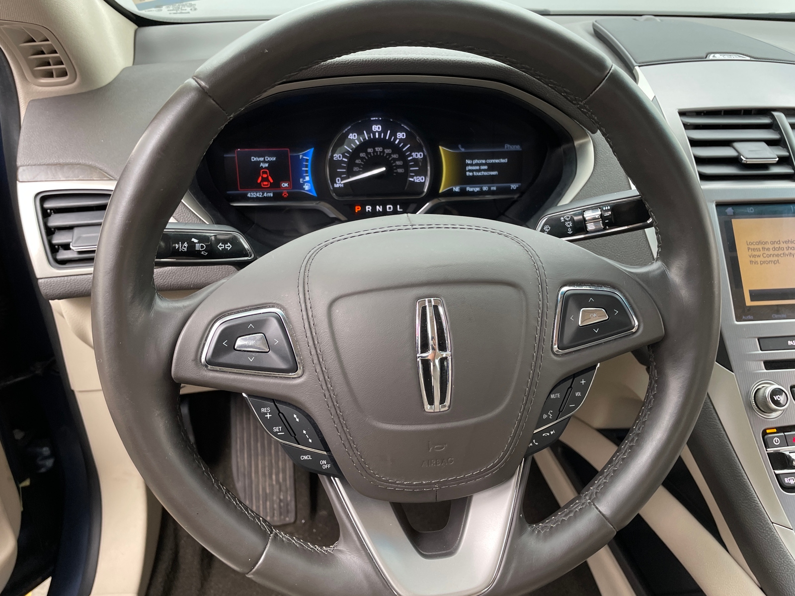 Thumbnail: 2019 Lincoln MKZ - 4