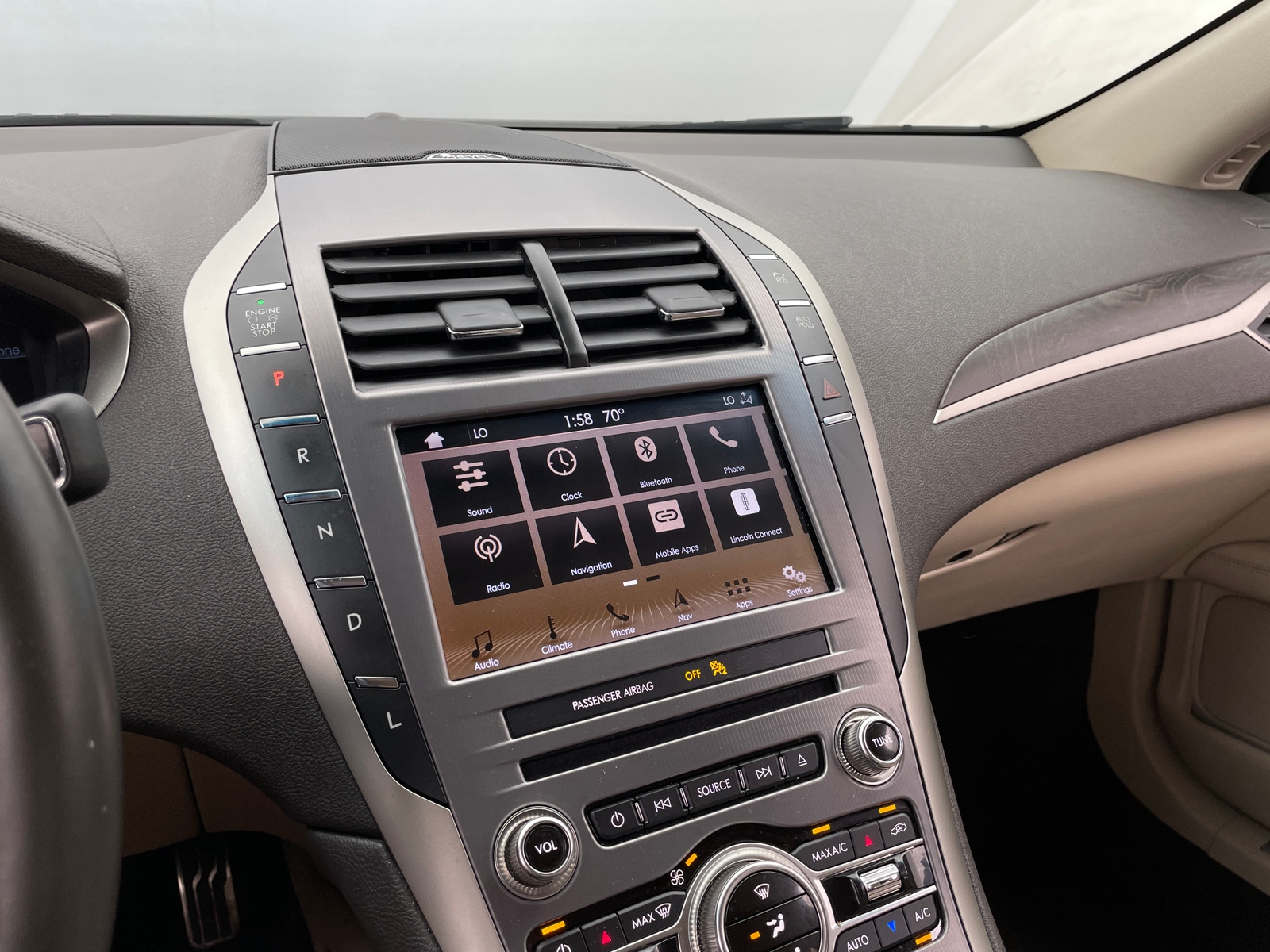 Thumbnail: 2019 Lincoln MKZ - 3