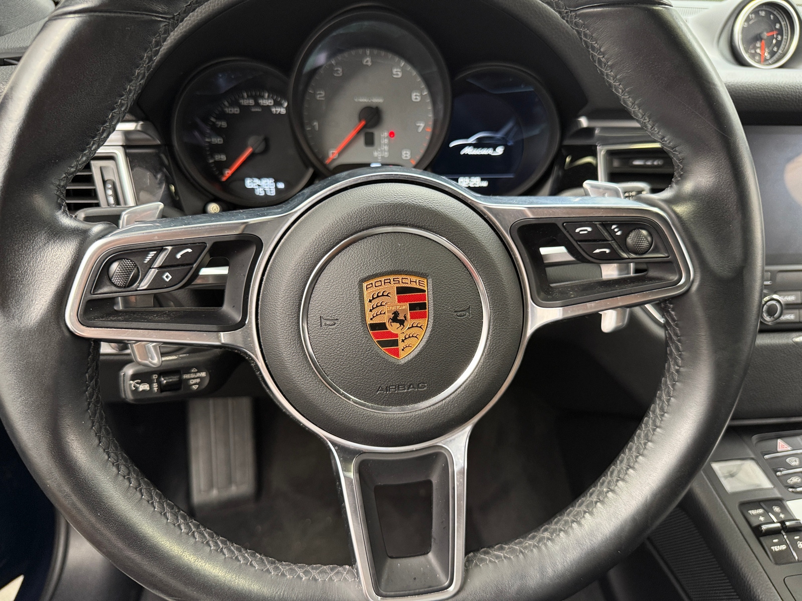 Thumbnail: 2018 Porsche Macan - 4