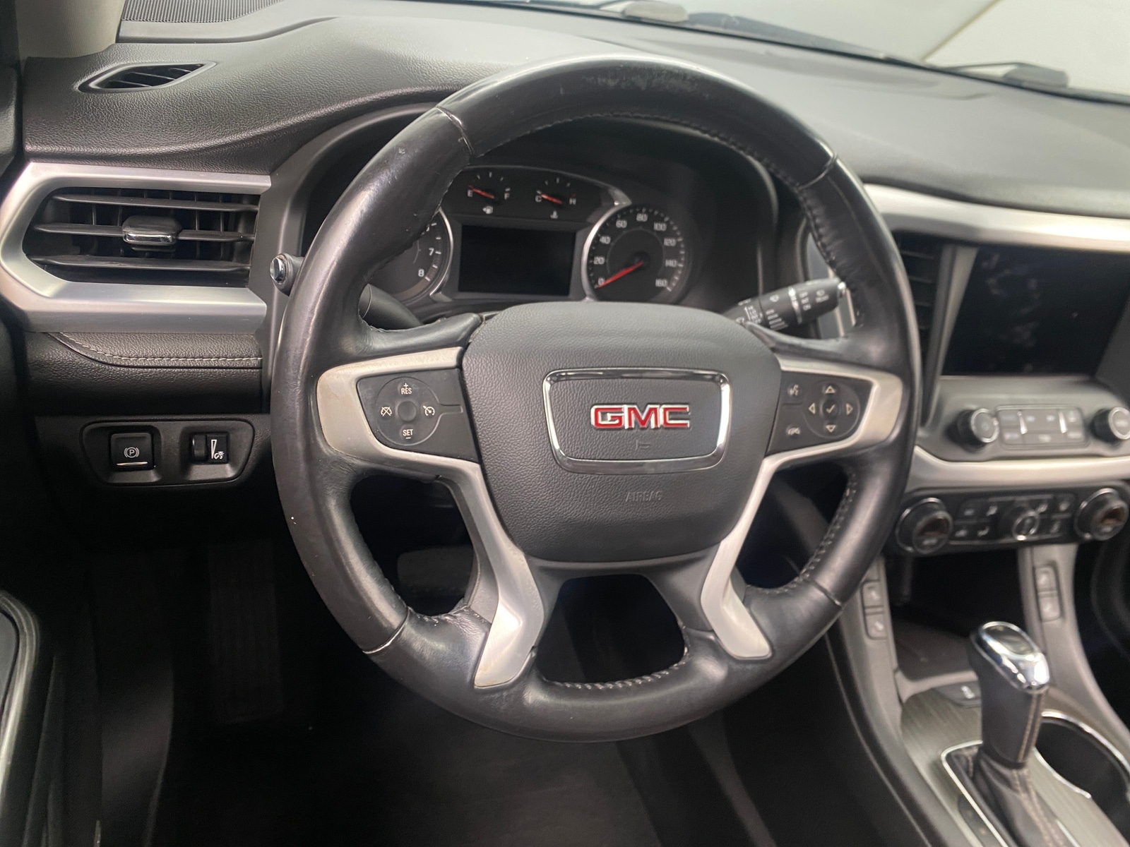 Thumbnail: 2017 GMC Acadia - 4