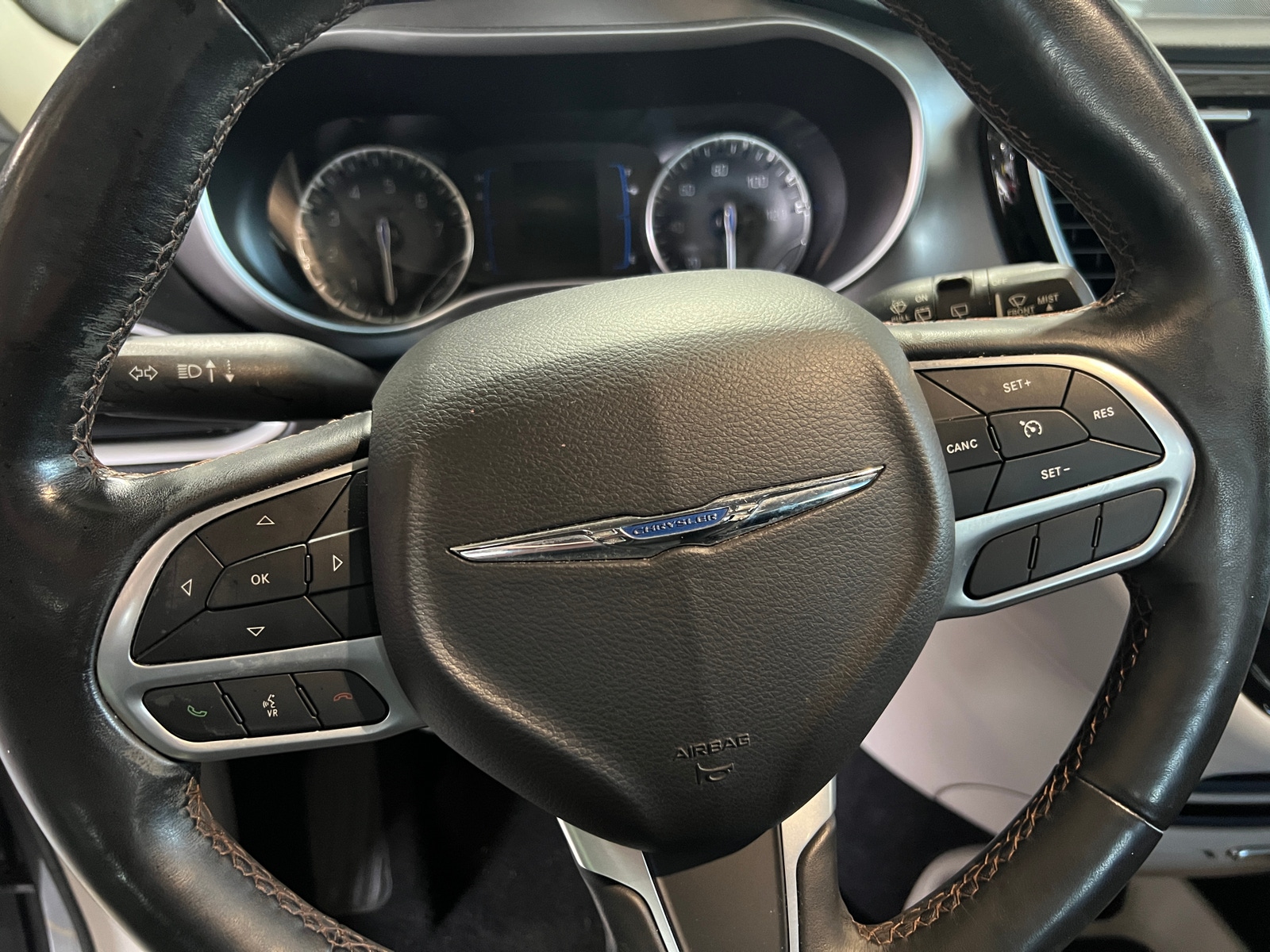 Thumbnail: 2020 Chrysler Pacifica - 4