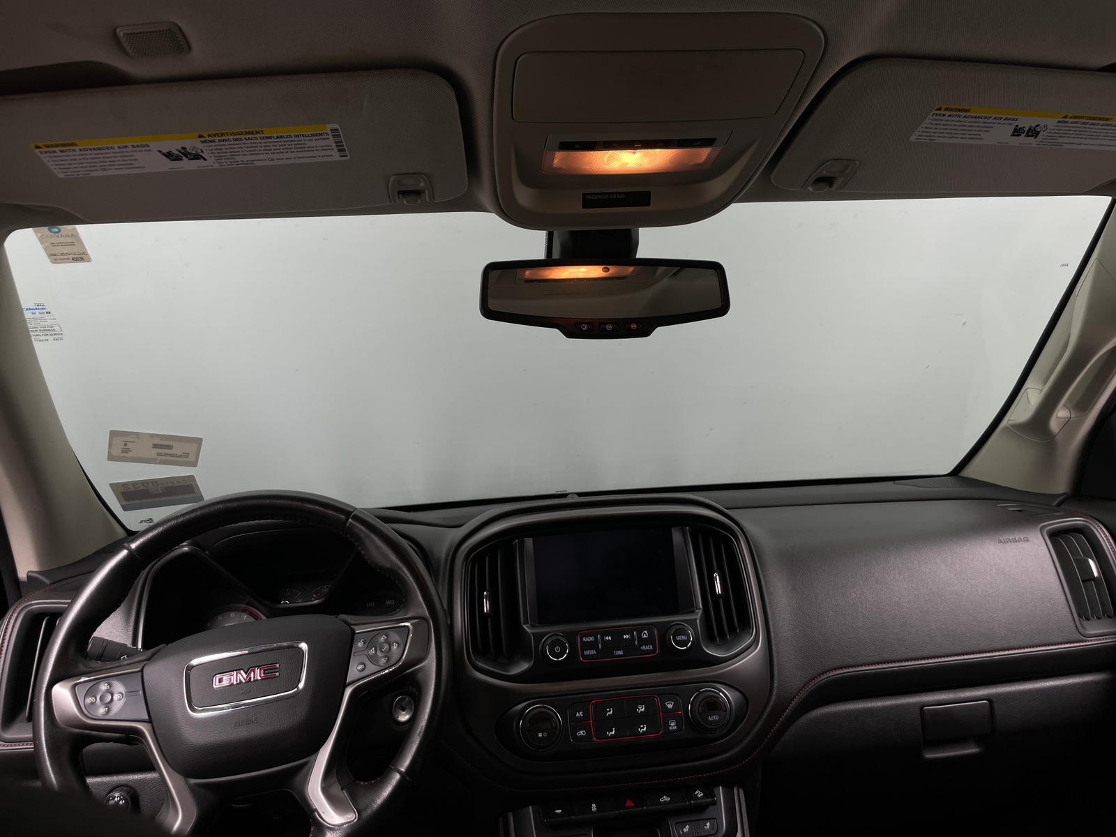 Thumbnail: 2015 GMC Canyon - 3