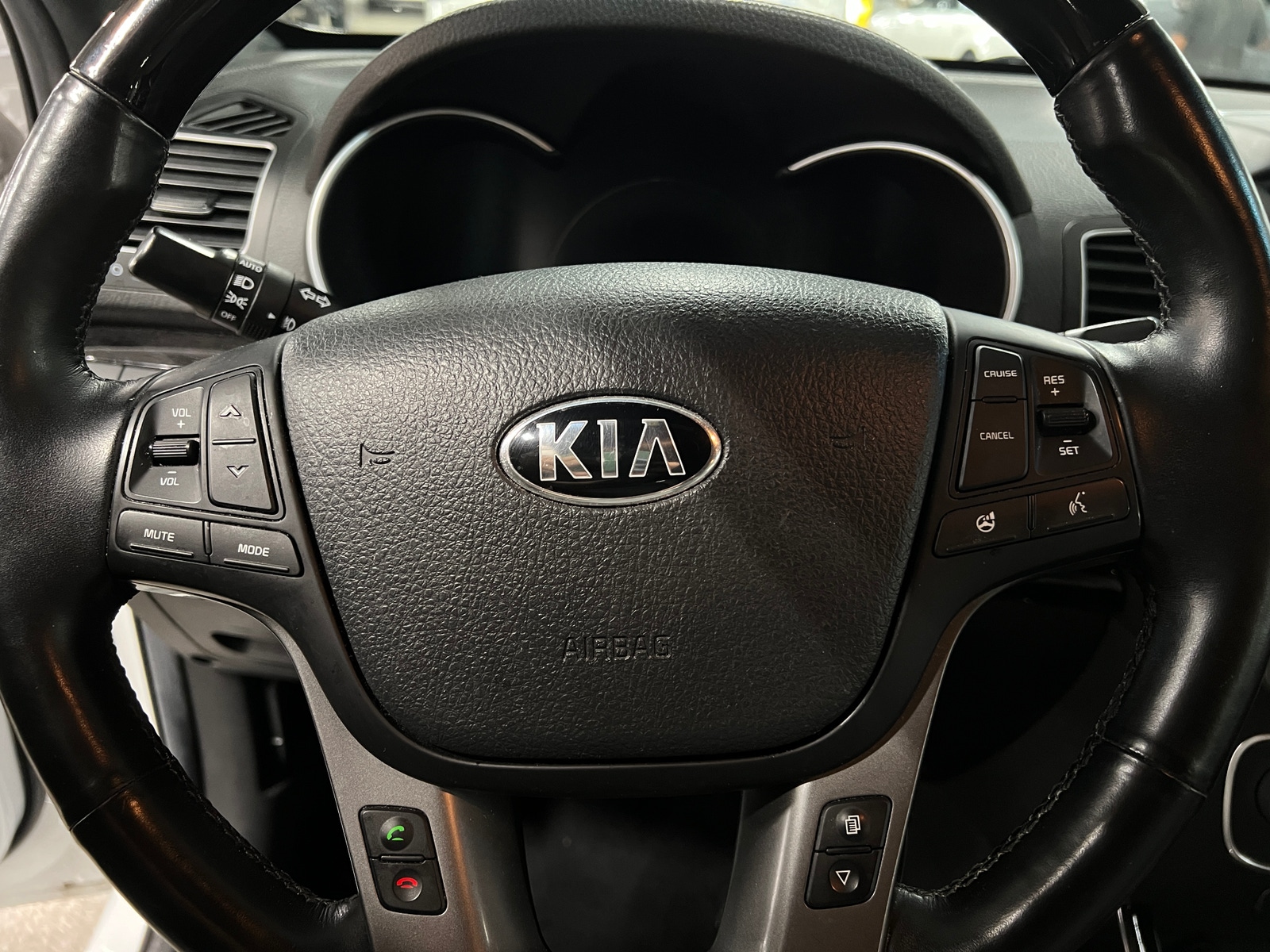 Thumbnail: 2014 Kia Sorento - 4