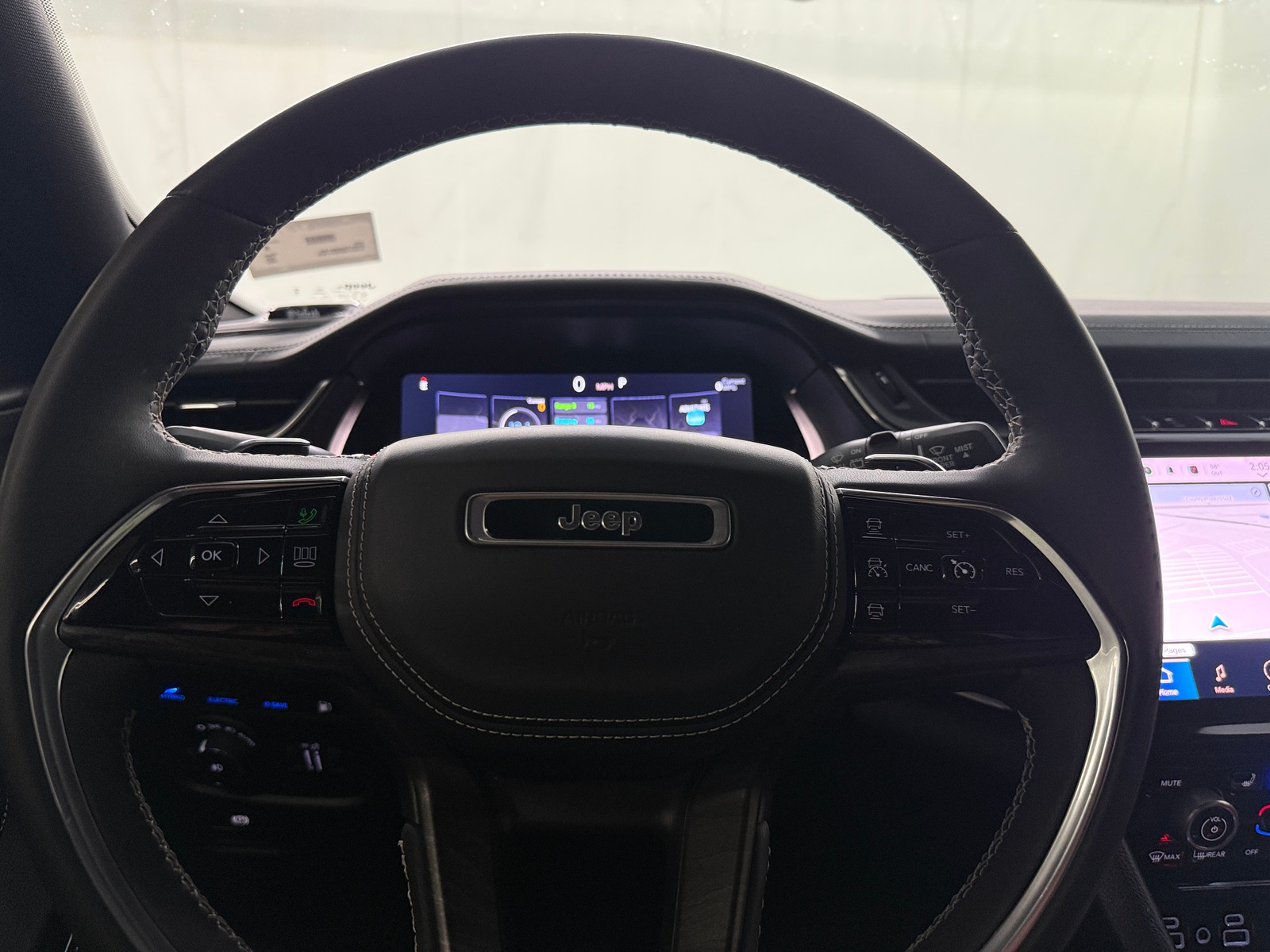 Thumbnail: 2022 Jeep Grand Cherokee - 4