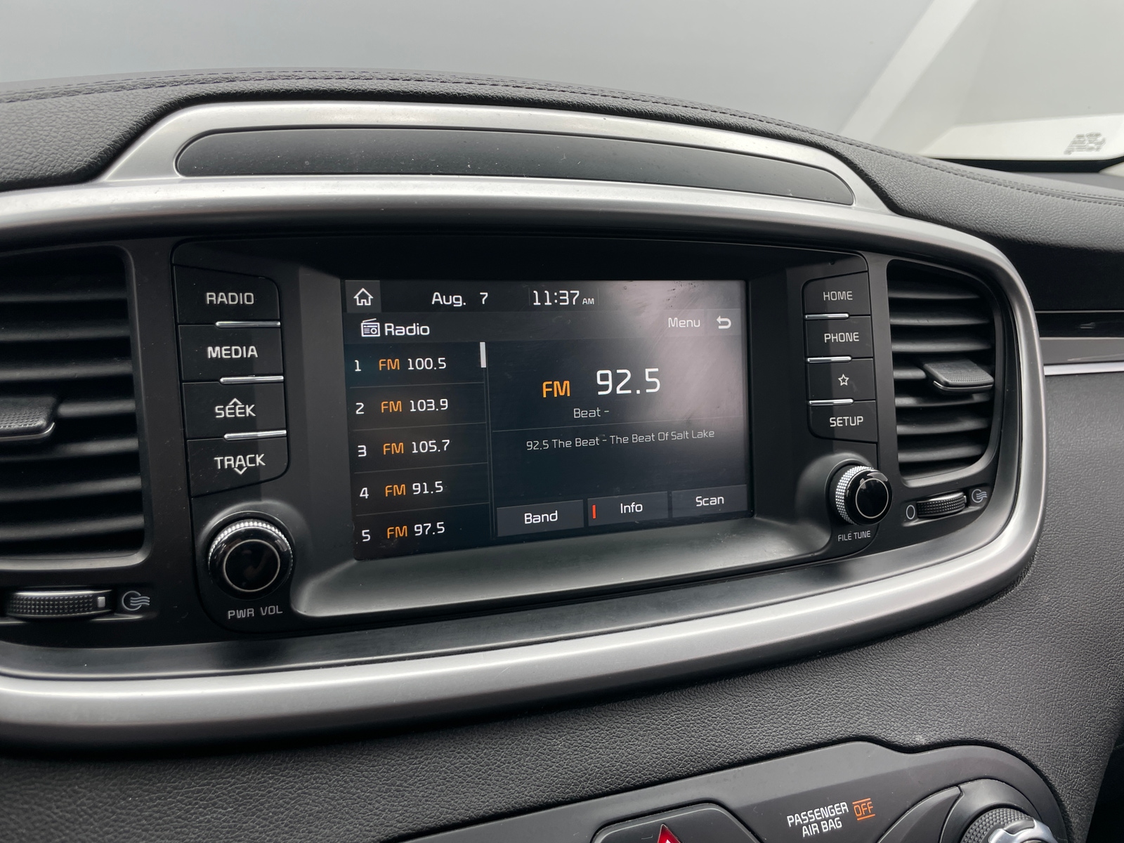 Thumbnail: 2019 Kia Sorento - 4