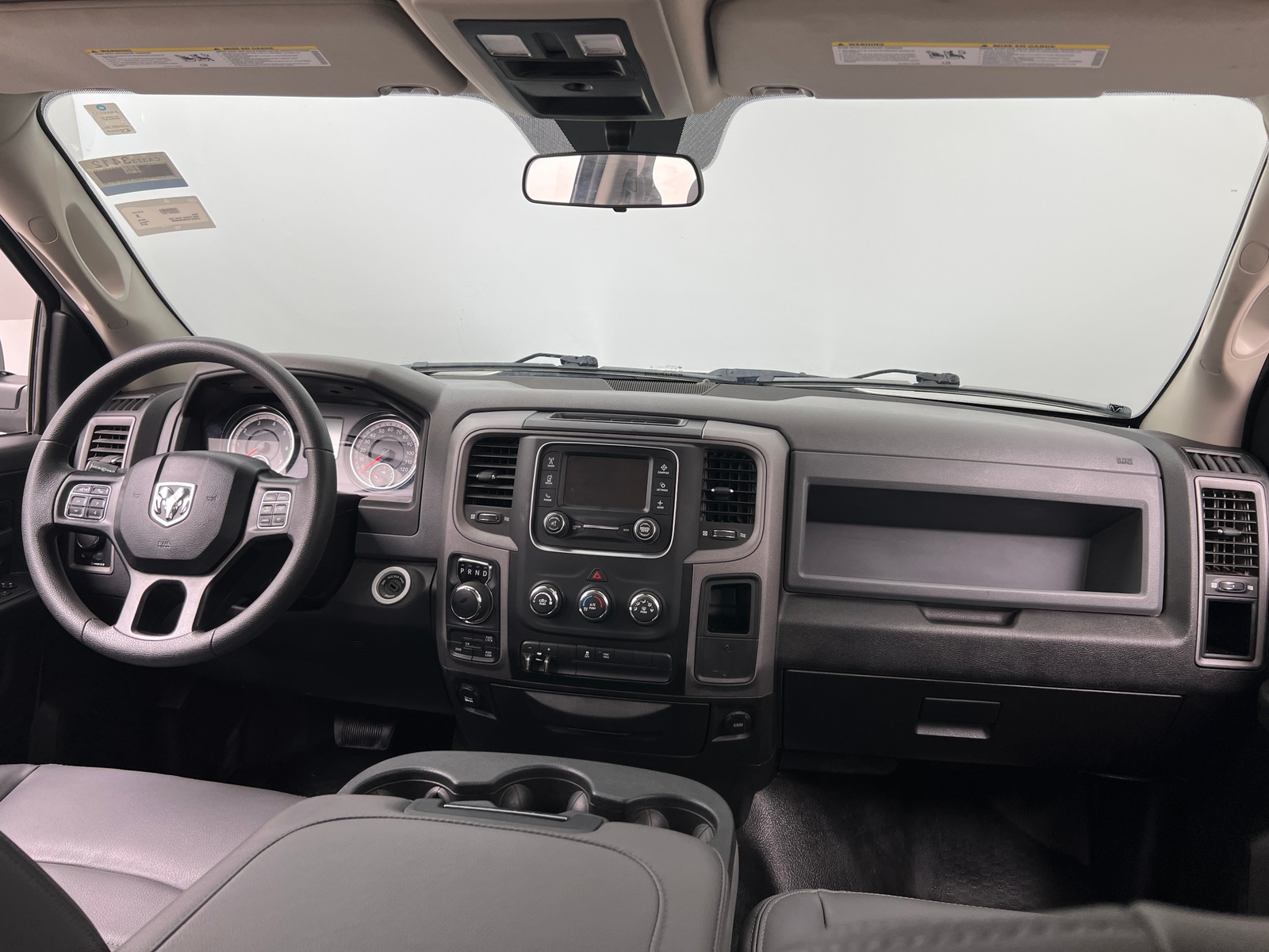 Thumbnail: 2019 RAM 1500 Classic - 3