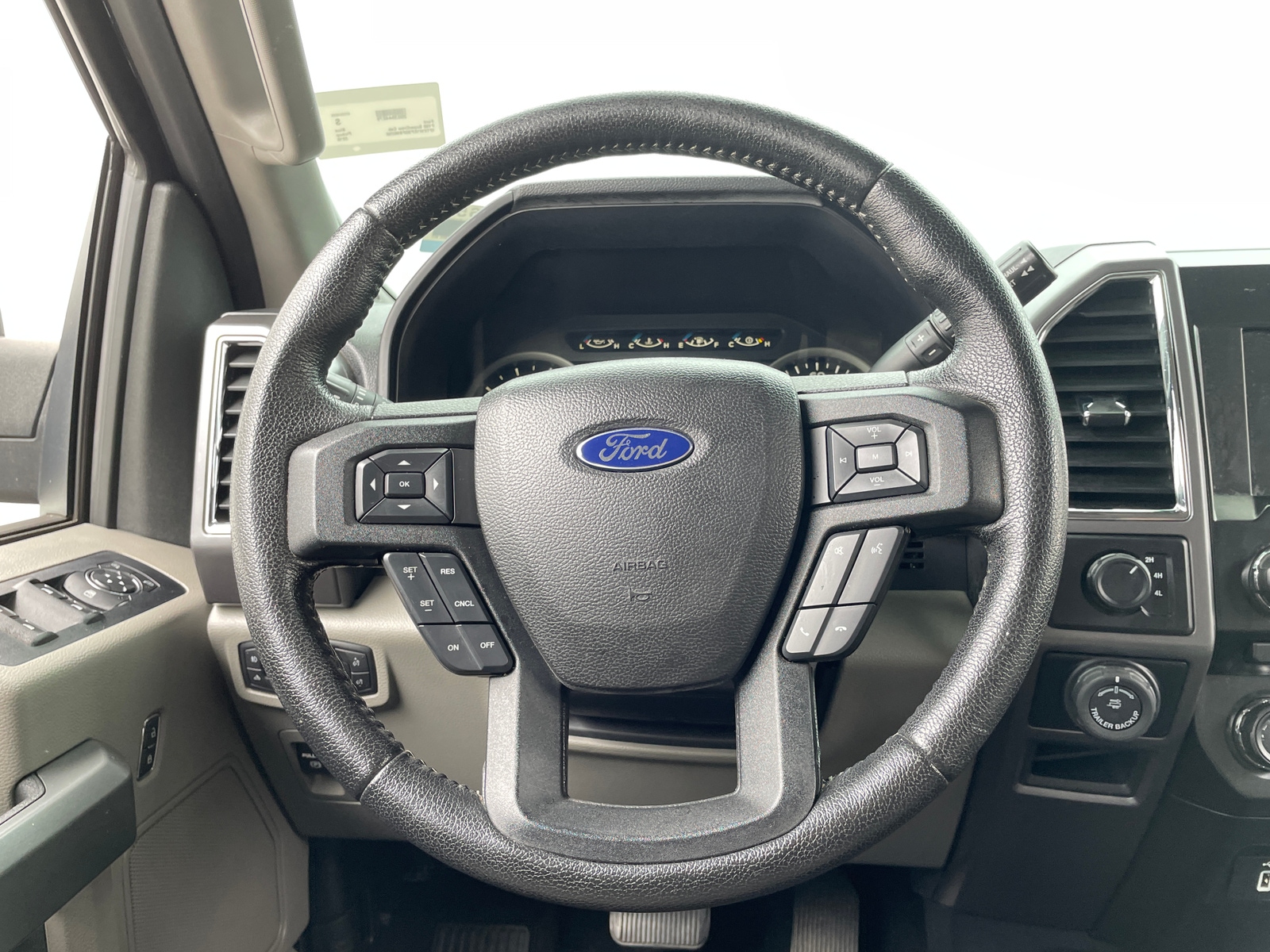 Thumbnail: 2016 Ford Econoline - 5