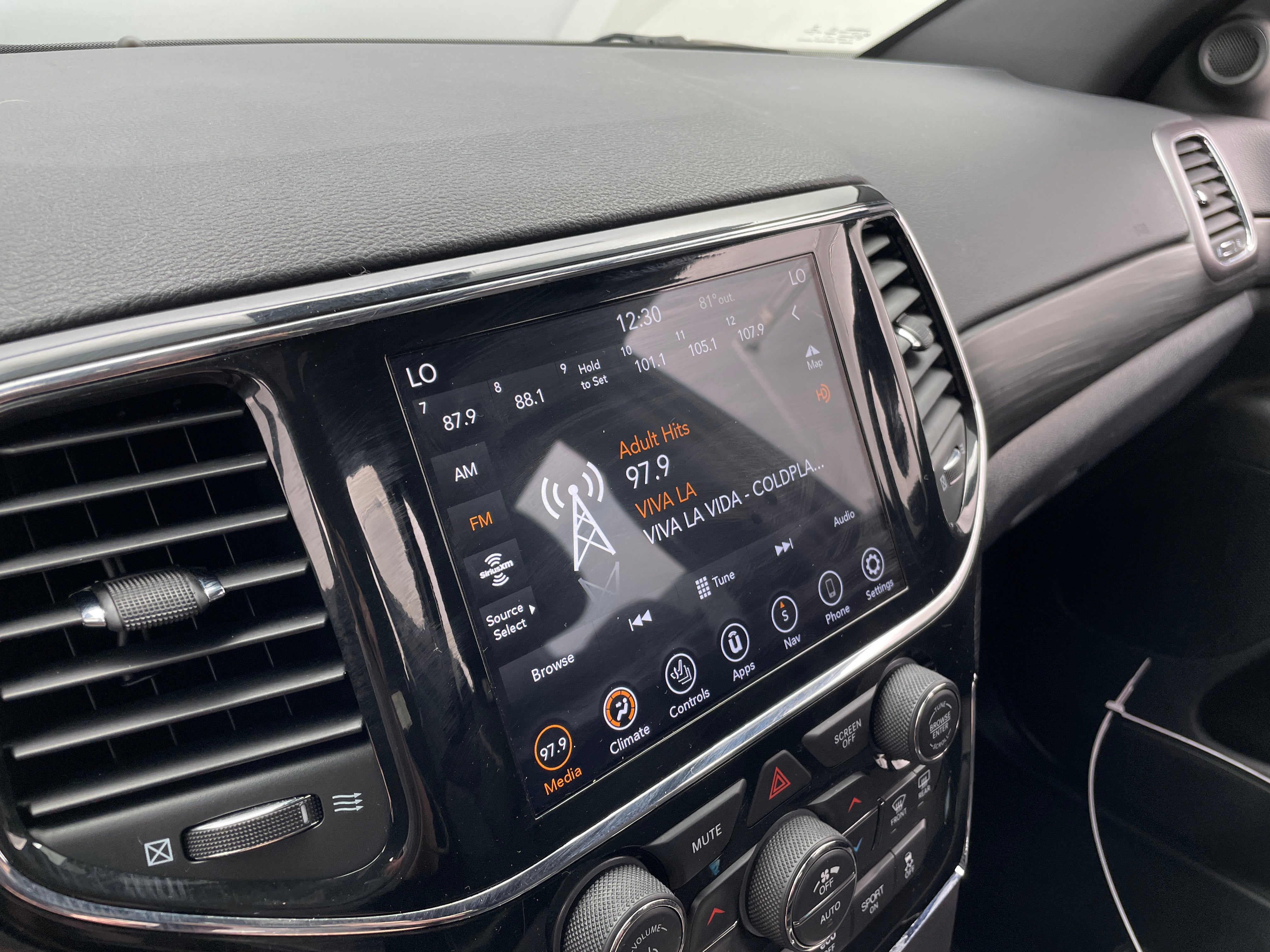 Thumbnail: 2021 Jeep Grand Cherokee - 4