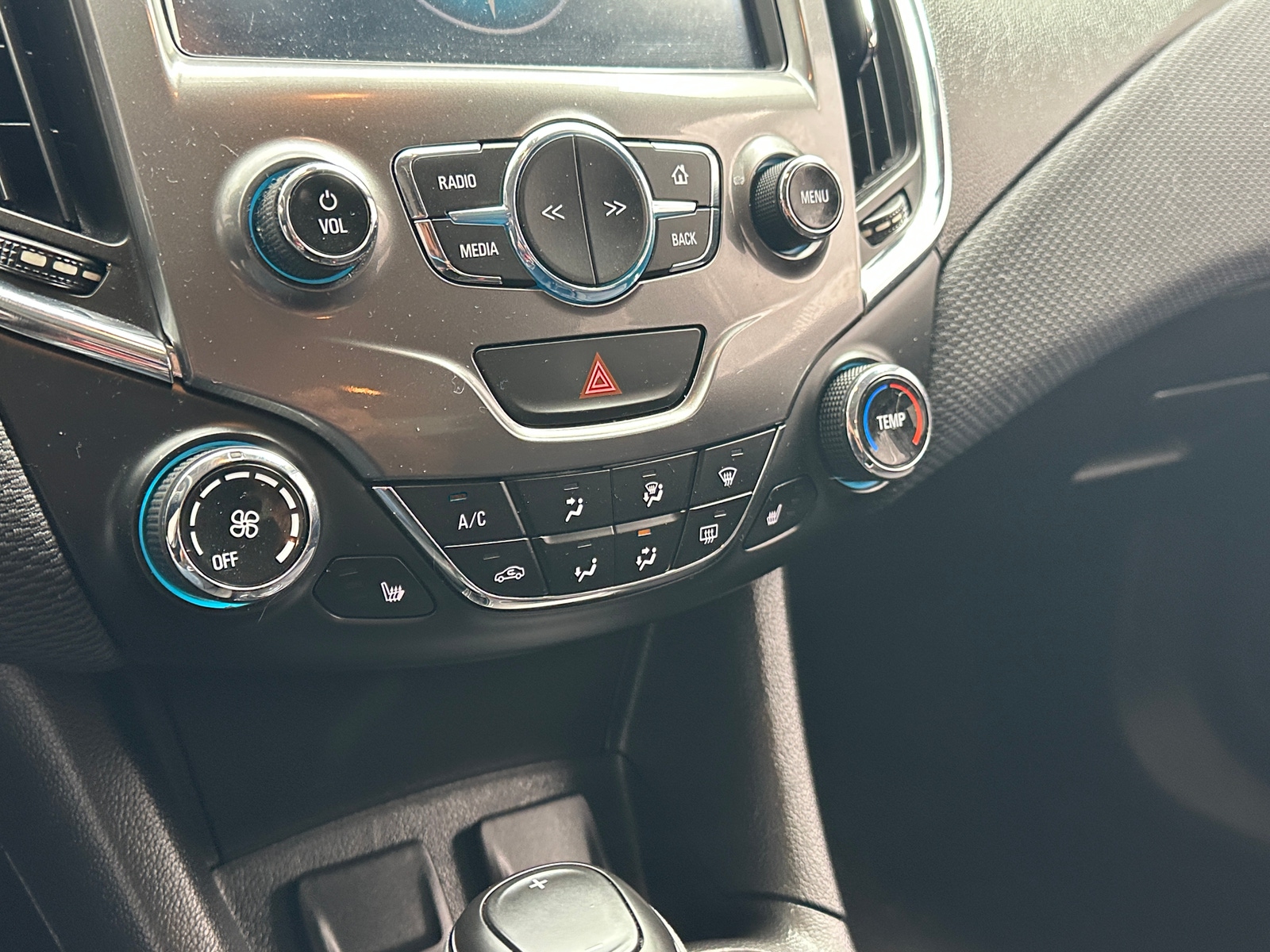 Thumbnail: 2016 Chevrolet Cruze - 4