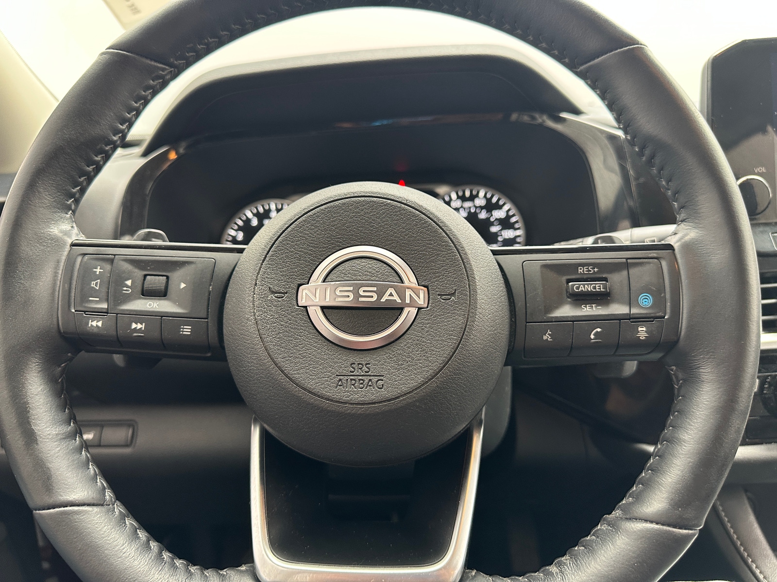 Thumbnail: 2022 Nissan Pathfinder - 4