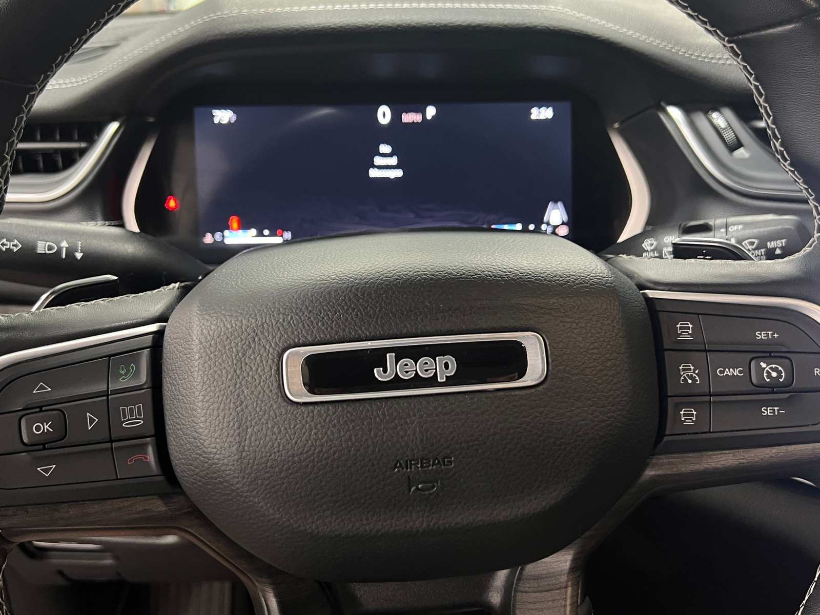 Thumbnail: 2022 Jeep Grand Cherokee - 4