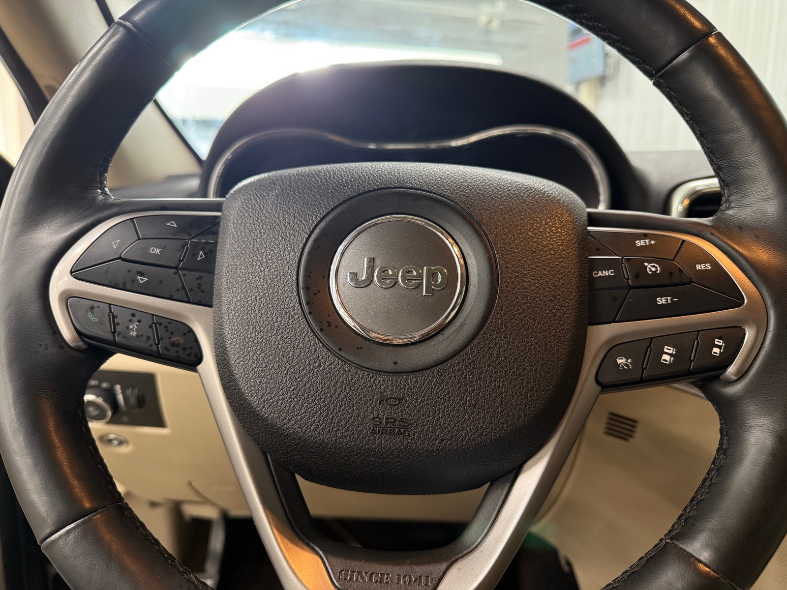 Thumbnail: 2018 Jeep Grand Cherokee - 5