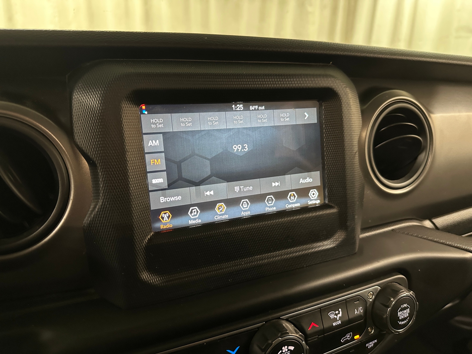 Thumbnail: 2022 Jeep Gladiator - 4