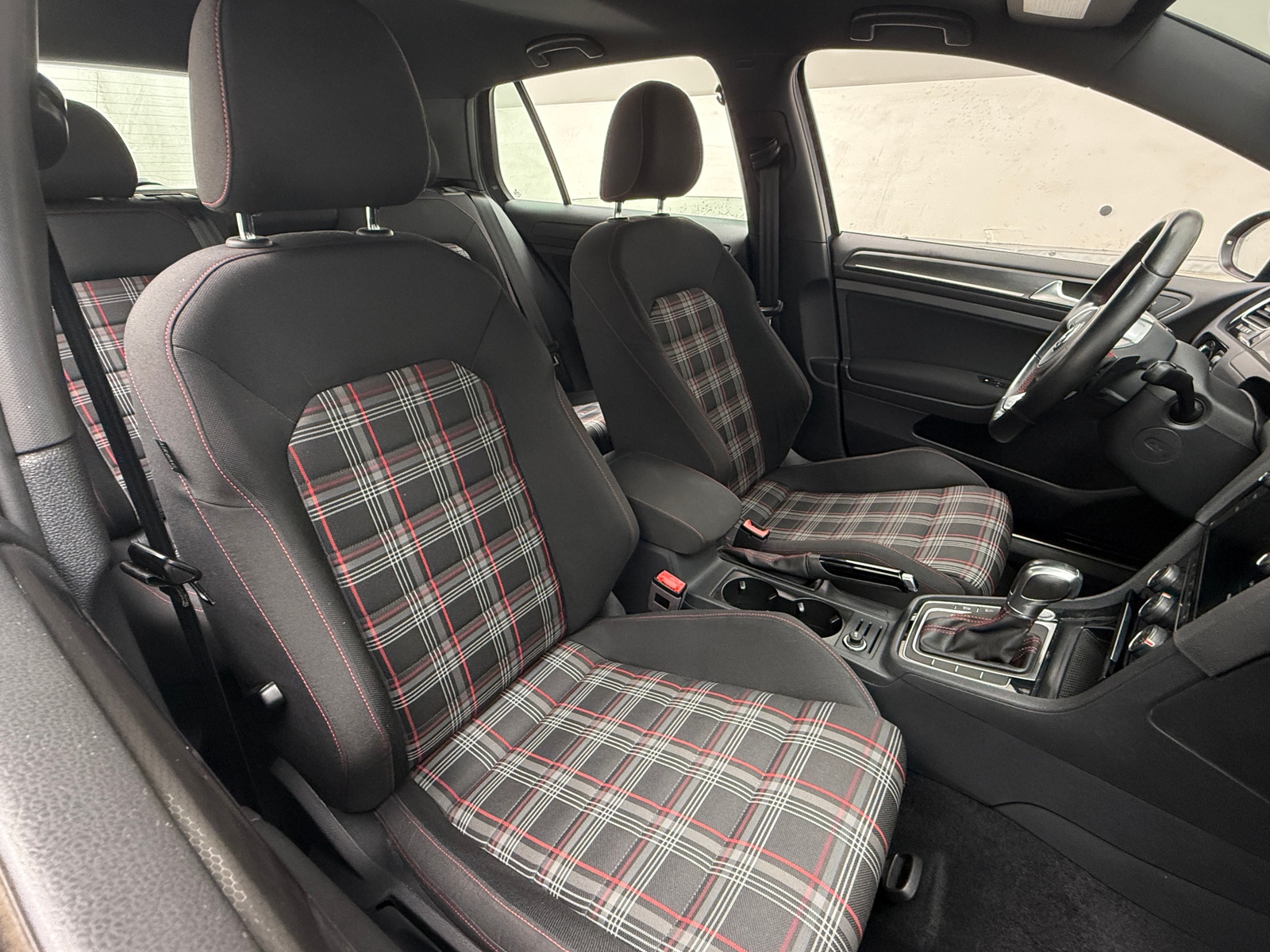 Thumbnail: 2018 Volkswagen Golf - 2