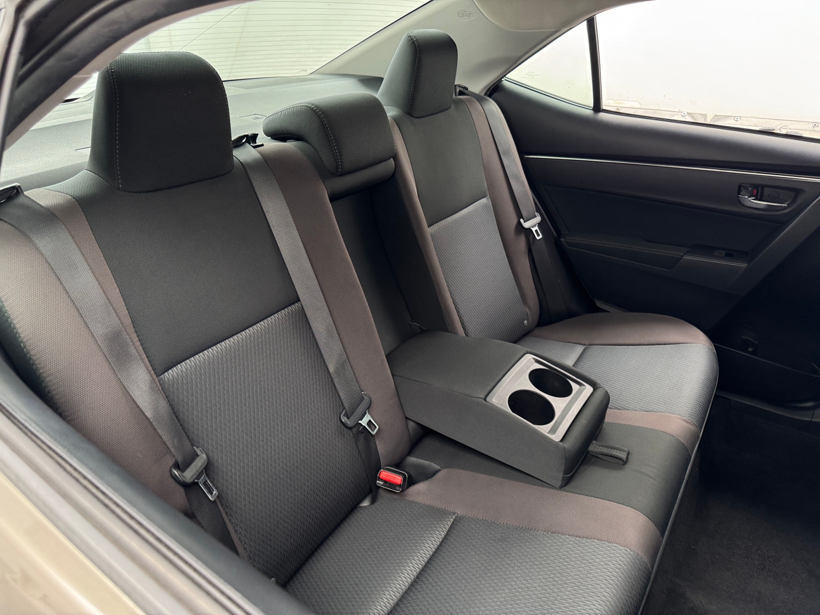 Thumbnail: 2017 Toyota Corolla - 6