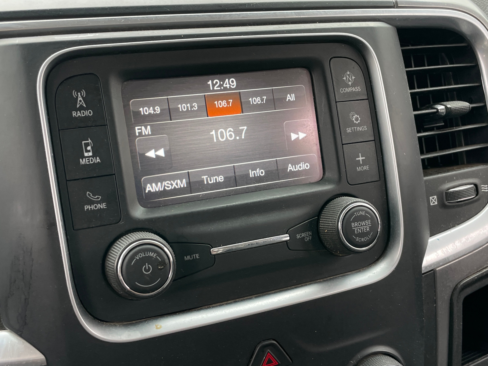 Thumbnail: 2021 RAM 1500 Classic - 4