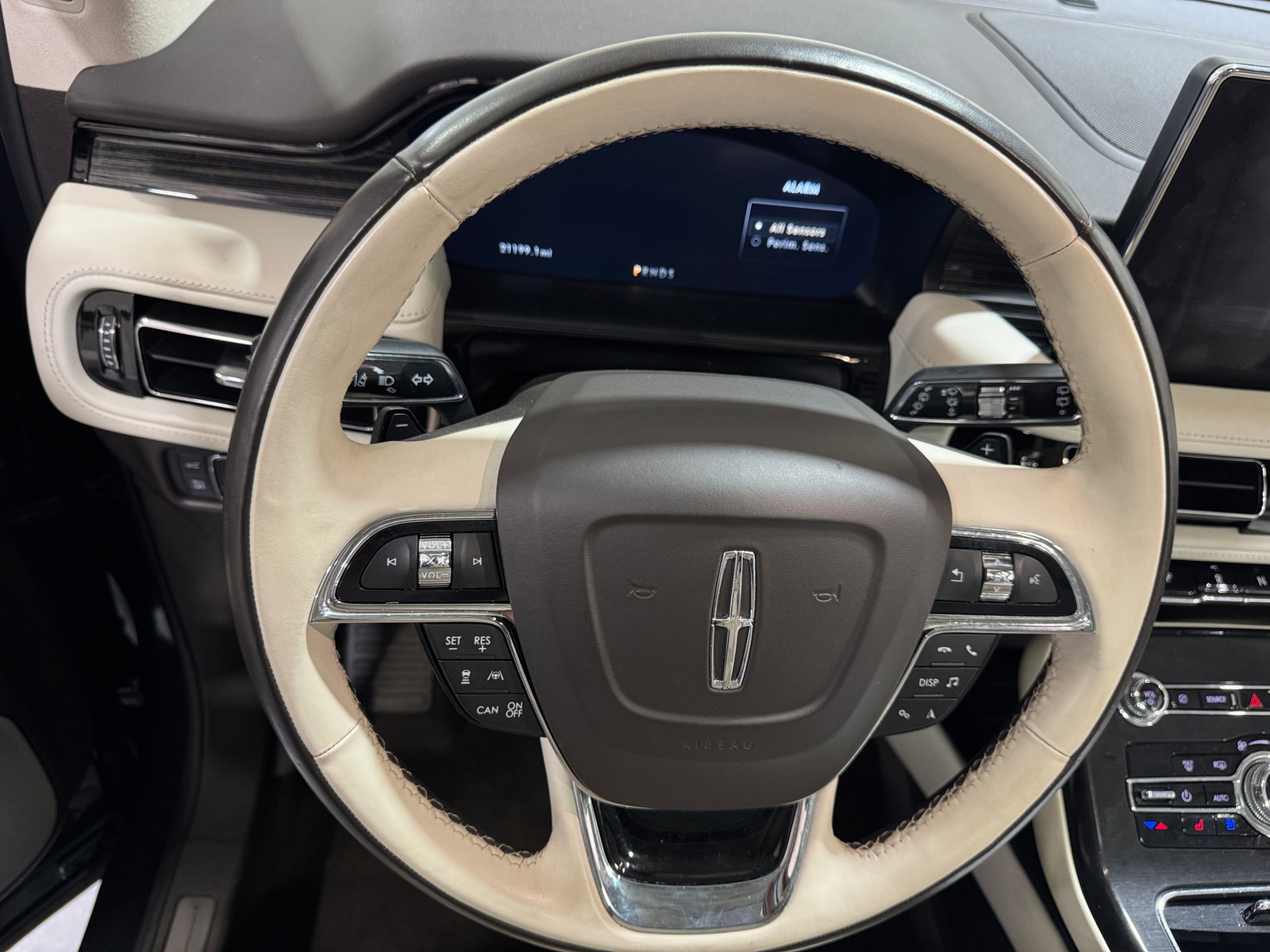 Thumbnail: 2022 Lincoln Nautilus - 4