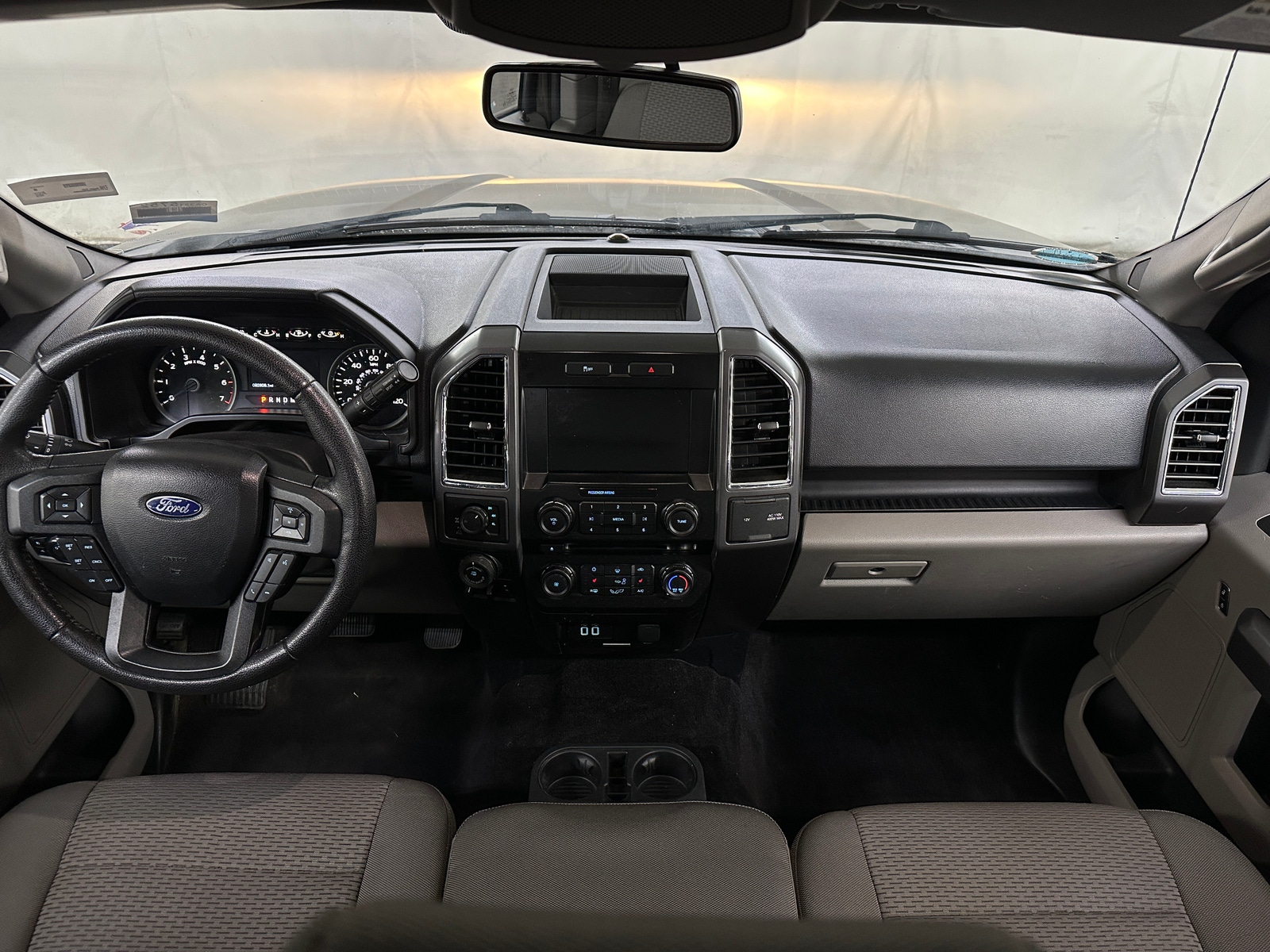 Thumbnail: 2016 Ford Econoline - 3