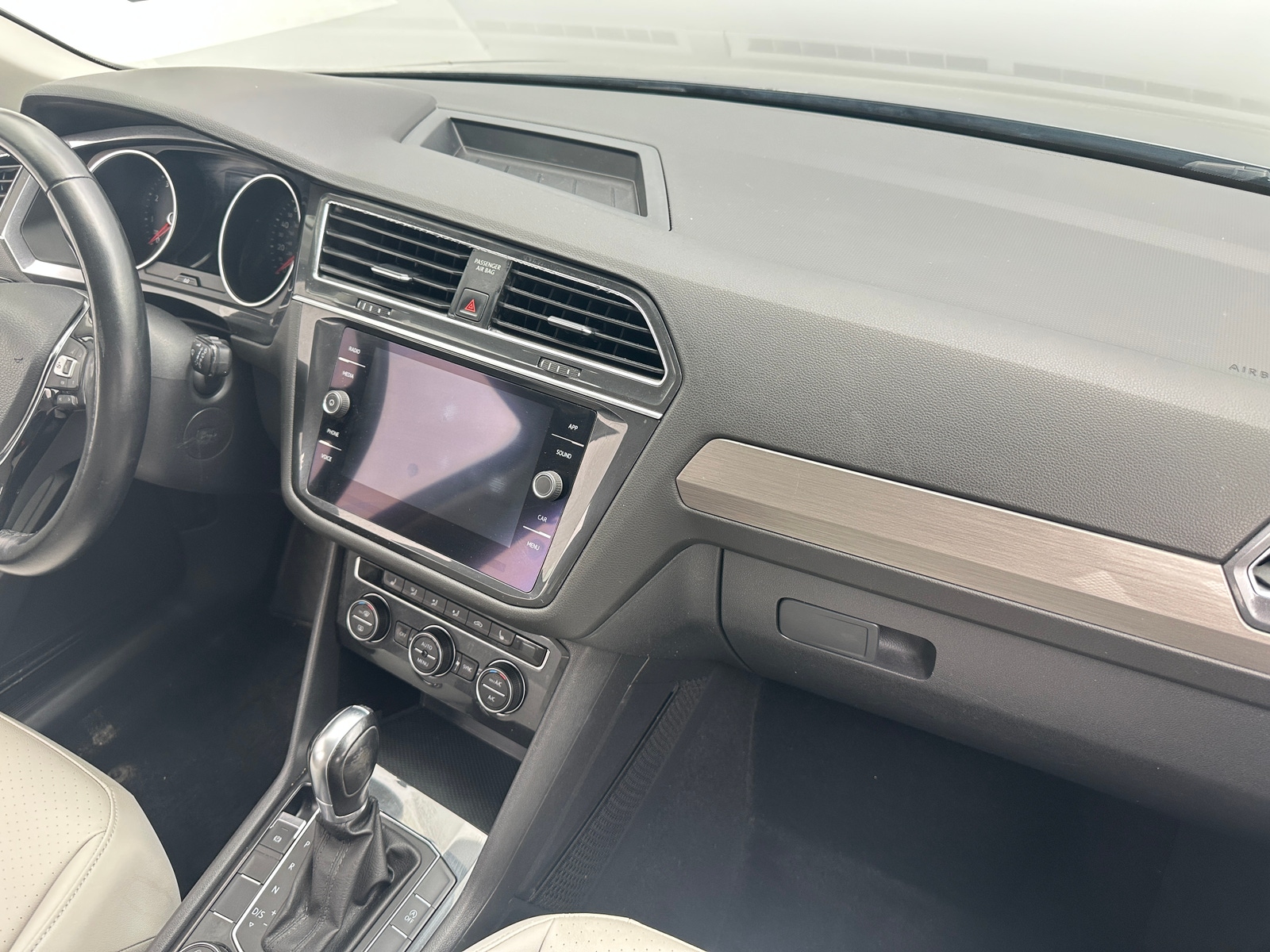 Thumbnail: 2019 Volkswagen Tiguan - 2