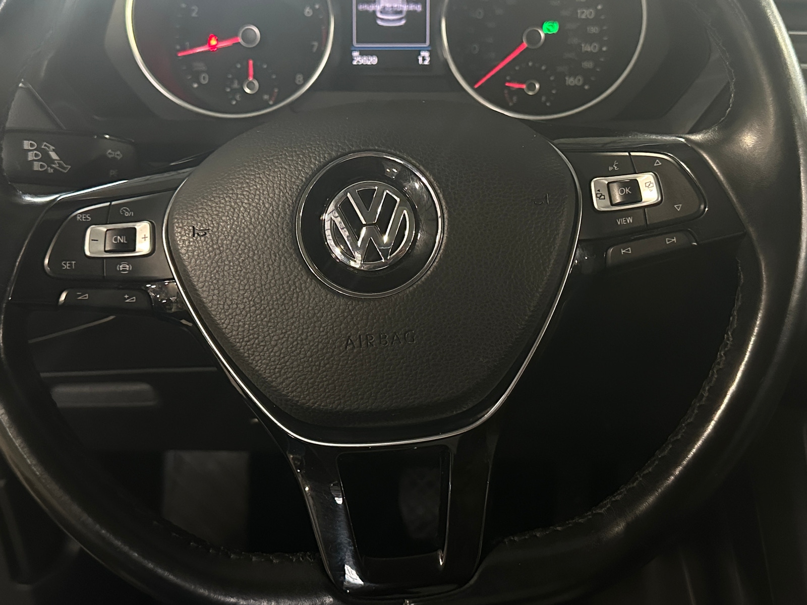 Thumbnail: 2019 Volkswagen Tiguan - 4