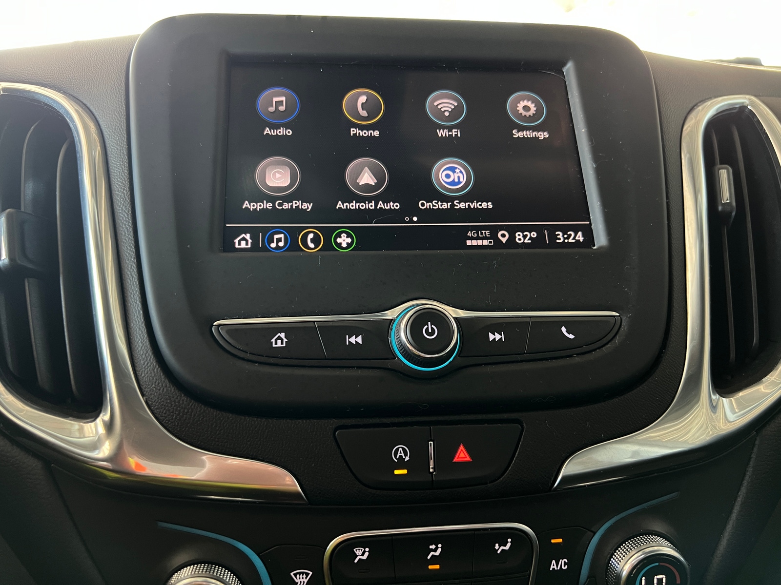 Thumbnail: 2022 Chevrolet Equinox - 4