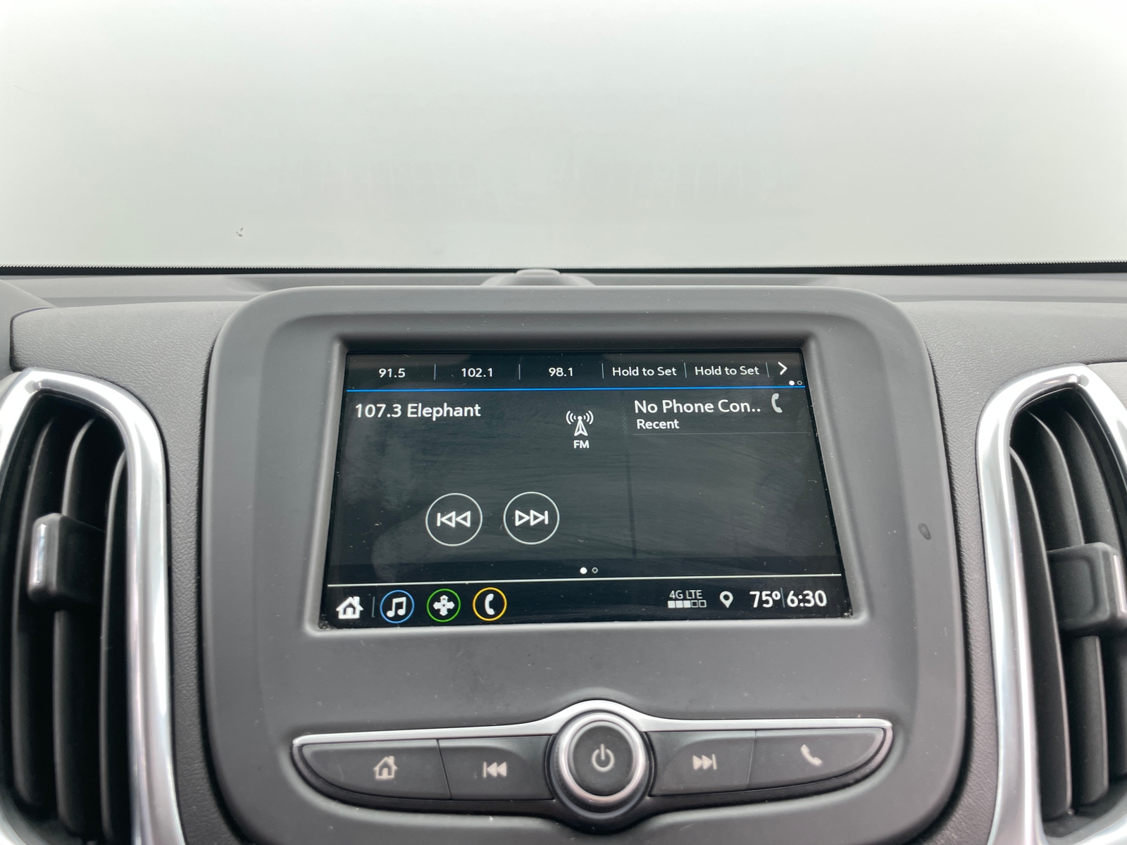 Thumbnail: 2019 Chevrolet Equinox - 4